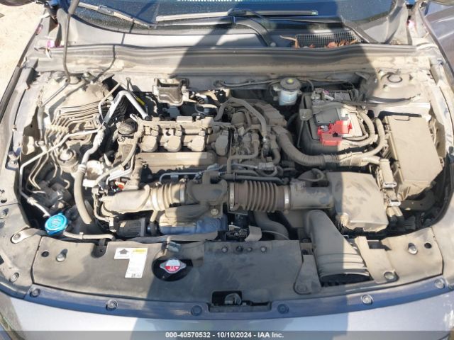 Photo 9 VIN: 1HGCV1F3XJA229465 - HONDA ACCORD 