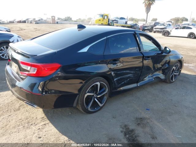 Photo 3 VIN: 1HGCV1F3XJA244886 - HONDA ACCORD 