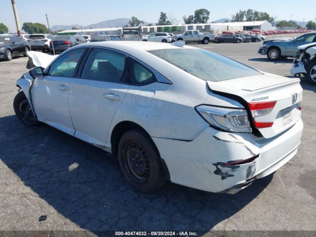 Photo 2 VIN: 1HGCV1F3XKA076815 - HONDA ACCORD 