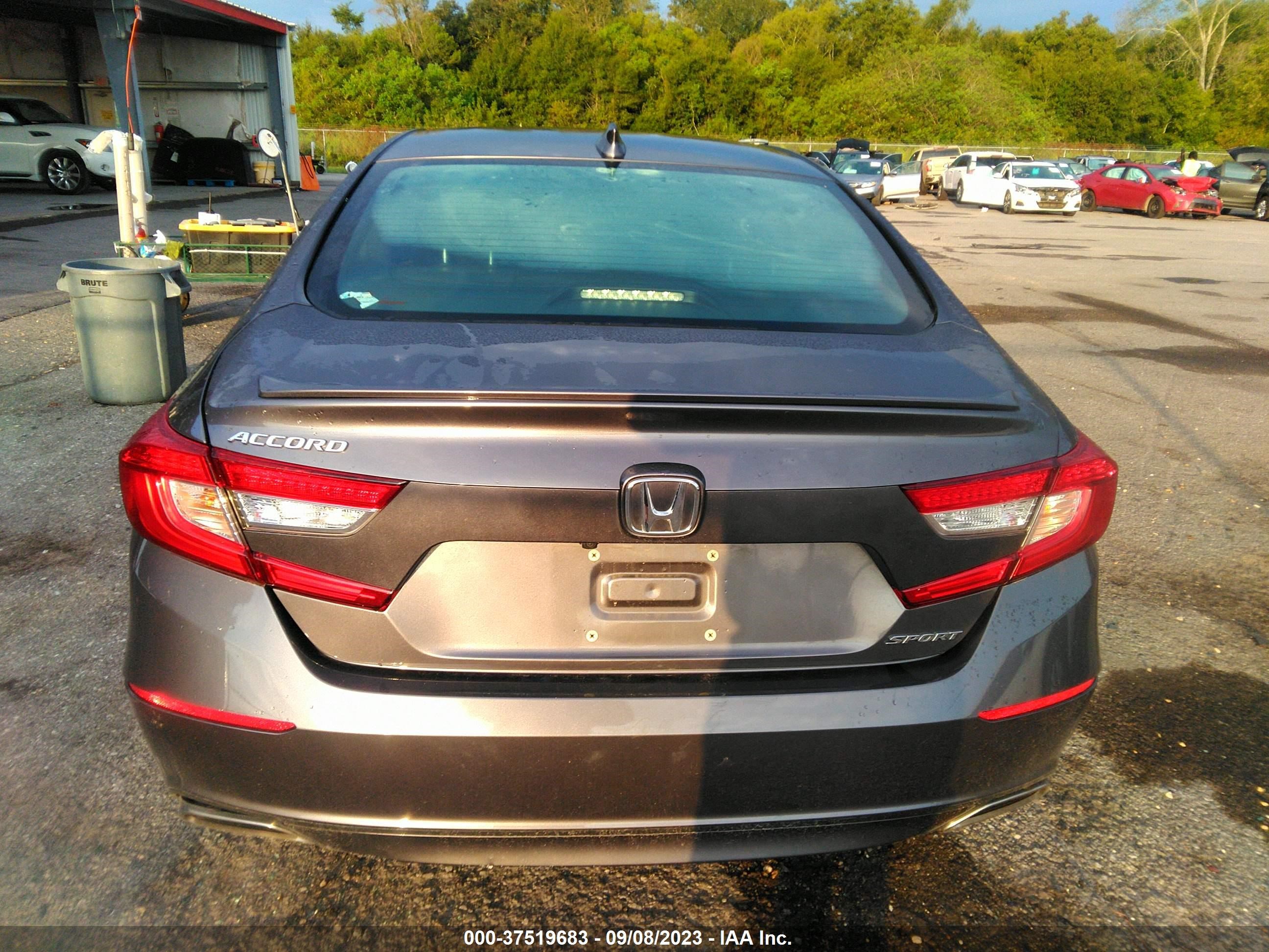 Photo 12 VIN: 1HGCV1F3XKA099222 - HONDA ACCORD 