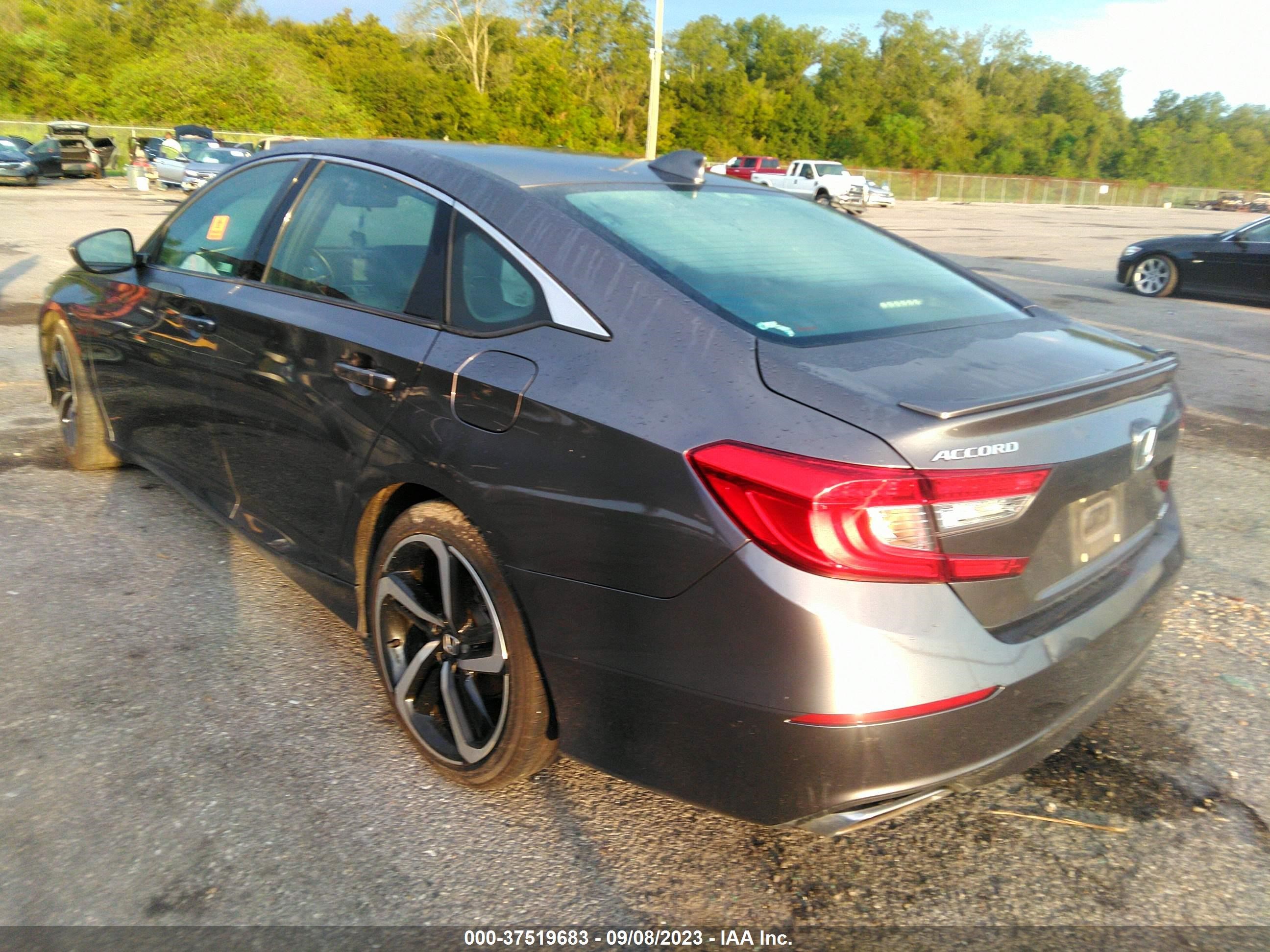 Photo 2 VIN: 1HGCV1F3XKA099222 - HONDA ACCORD 