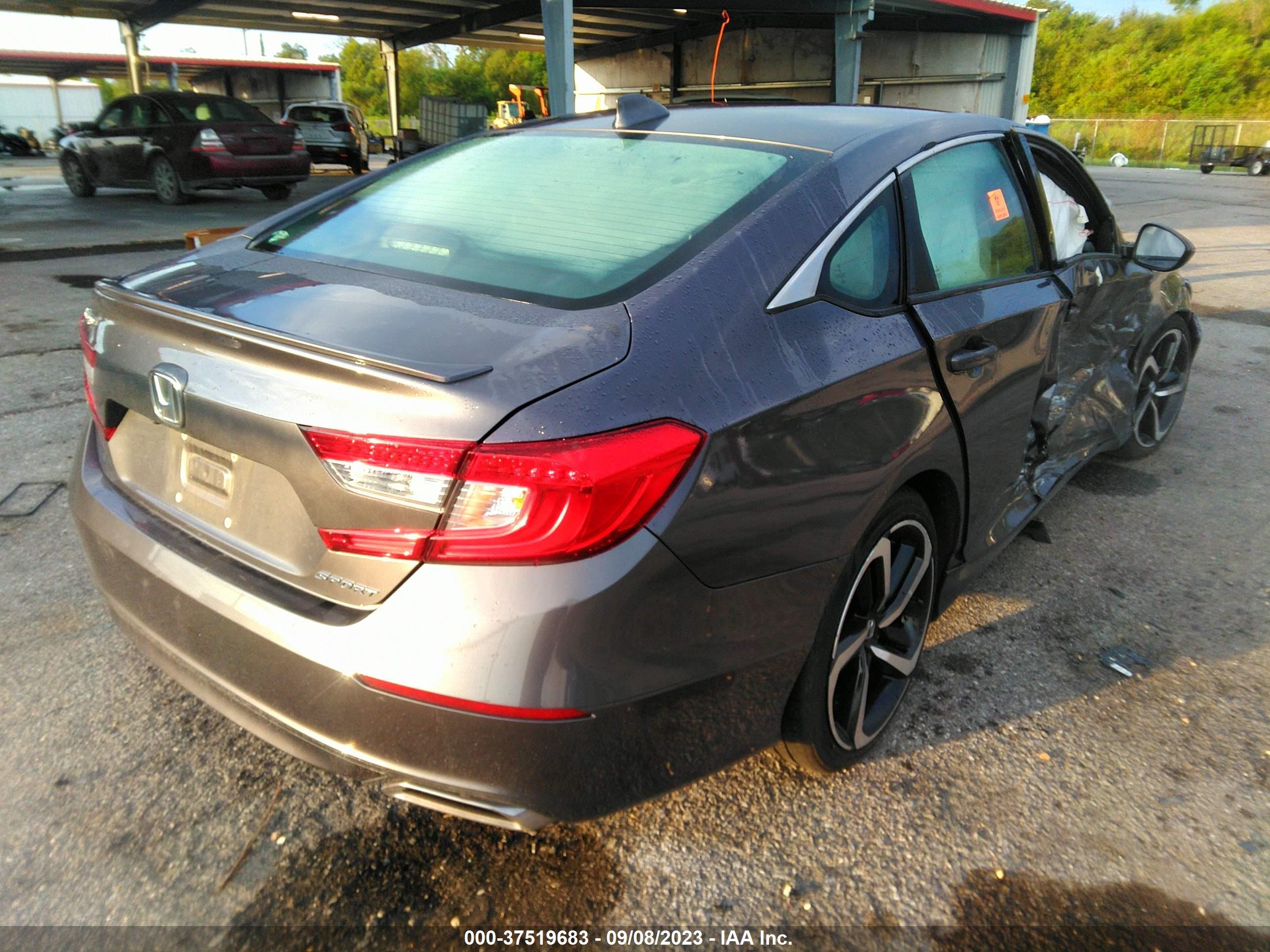 Photo 3 VIN: 1HGCV1F3XKA099222 - HONDA ACCORD 