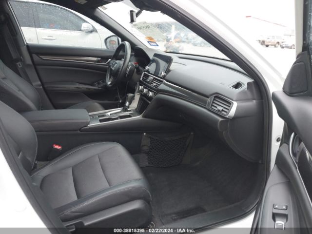 Photo 4 VIN: 1HGCV1F3XLA018642 - HONDA ACCORD 