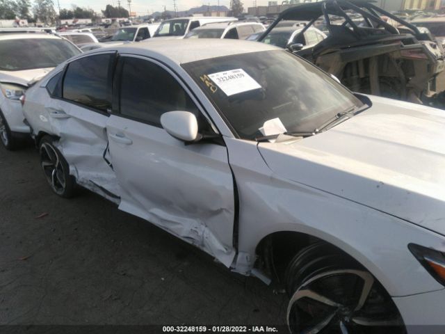 Photo 5 VIN: 1HGCV1F3XLA031715 - HONDA ACCORD SEDAN 