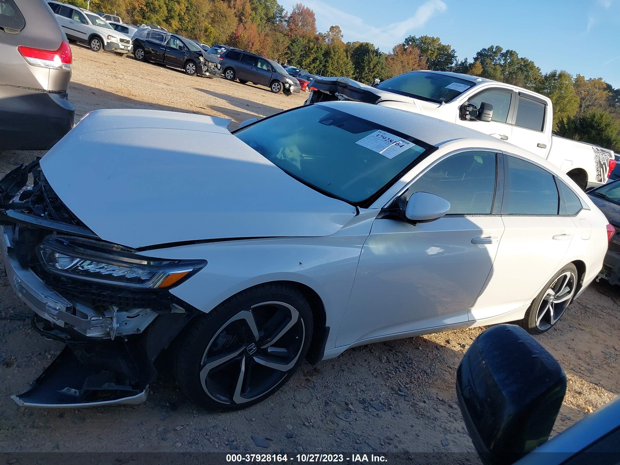 Photo 13 VIN: 1HGCV1F3XLA056713 - HONDA ACCORD 