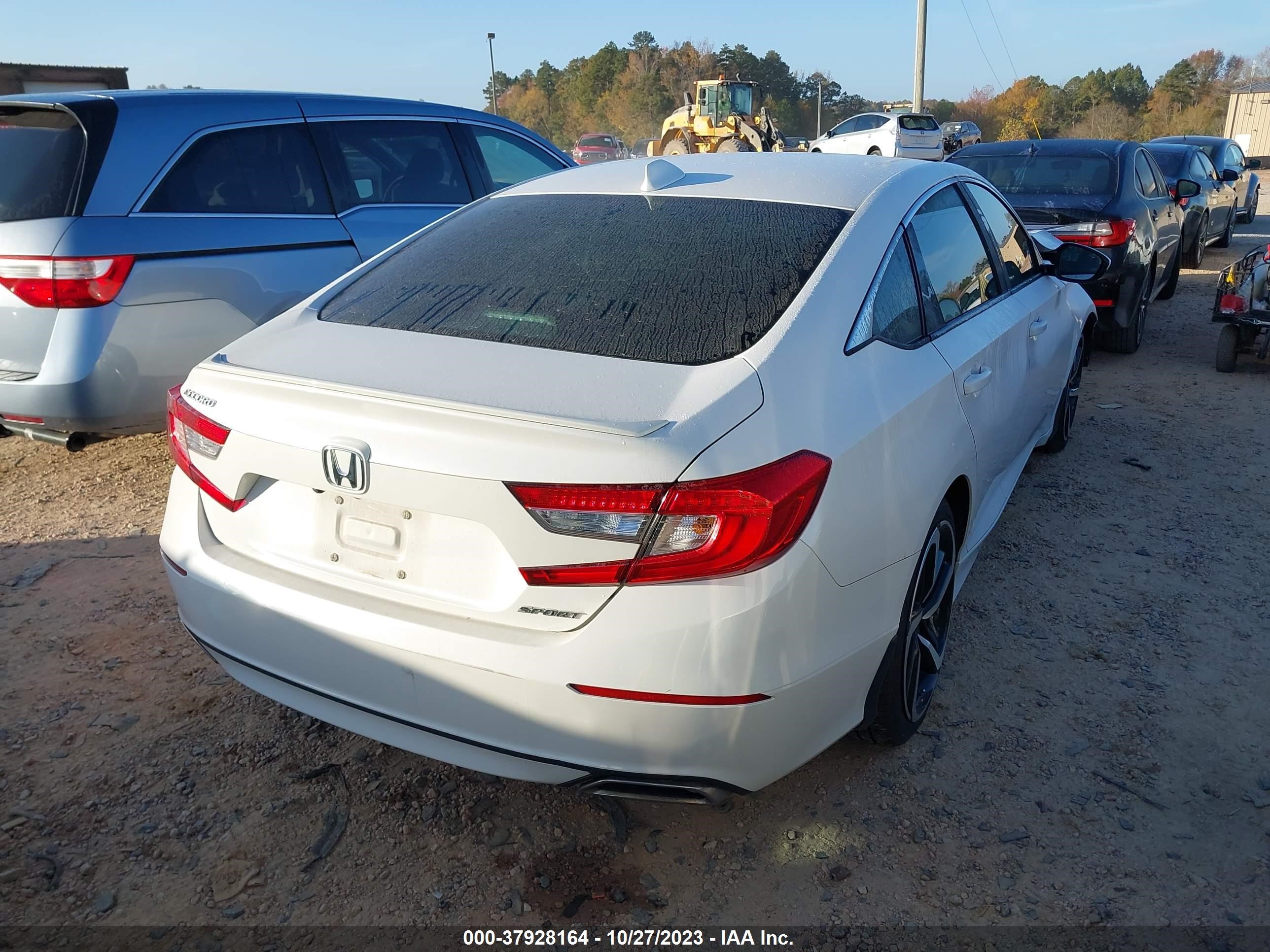 Photo 3 VIN: 1HGCV1F3XLA056713 - HONDA ACCORD 