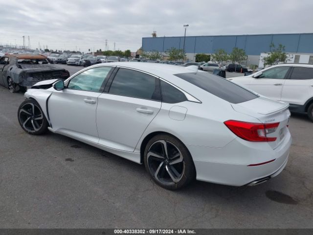 Photo 2 VIN: 1HGCV1F3XLA102699 - HONDA ACCORD 