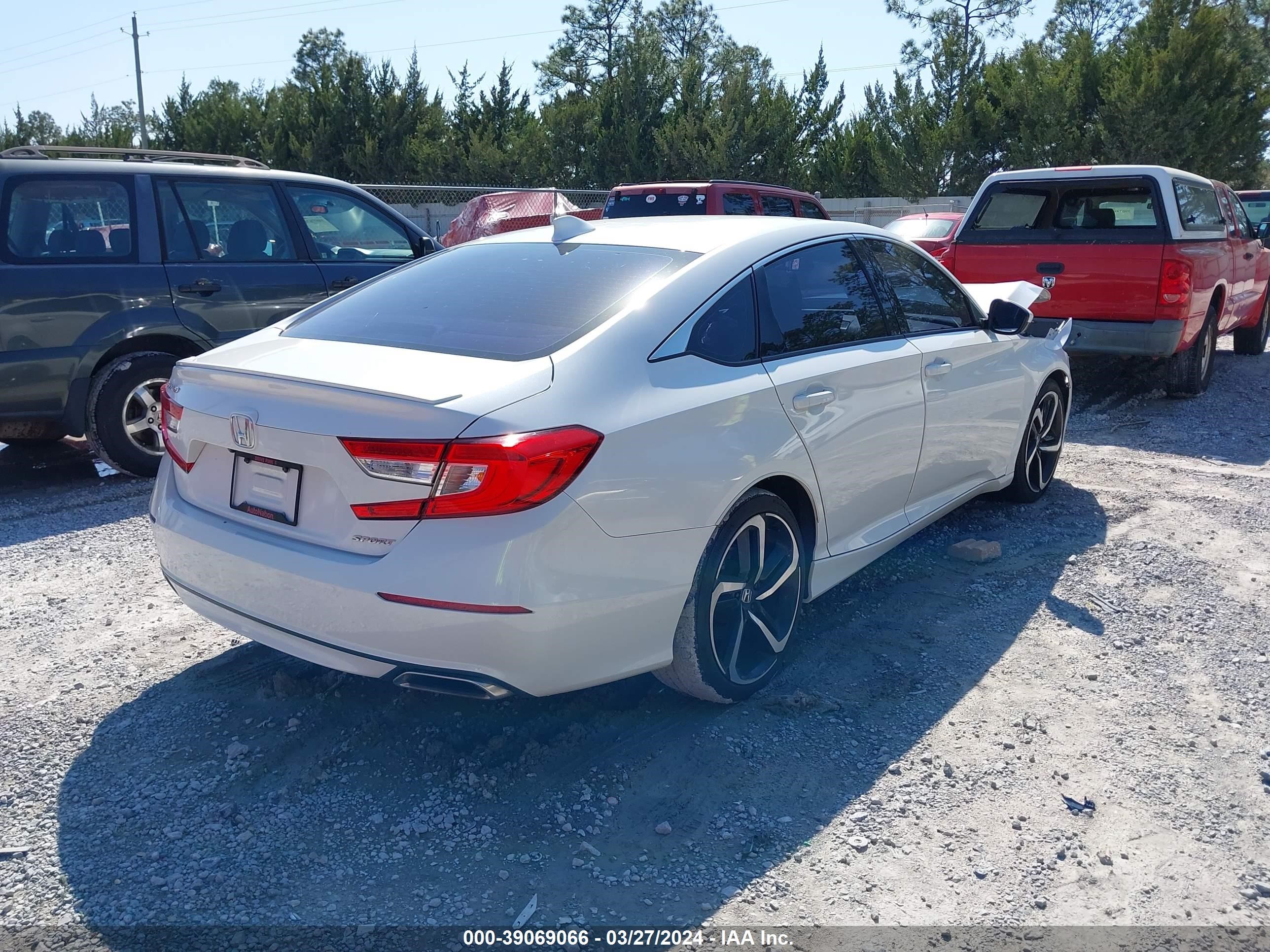 Photo 3 VIN: 1HGCV1F3XLA112262 - HONDA ACCORD 