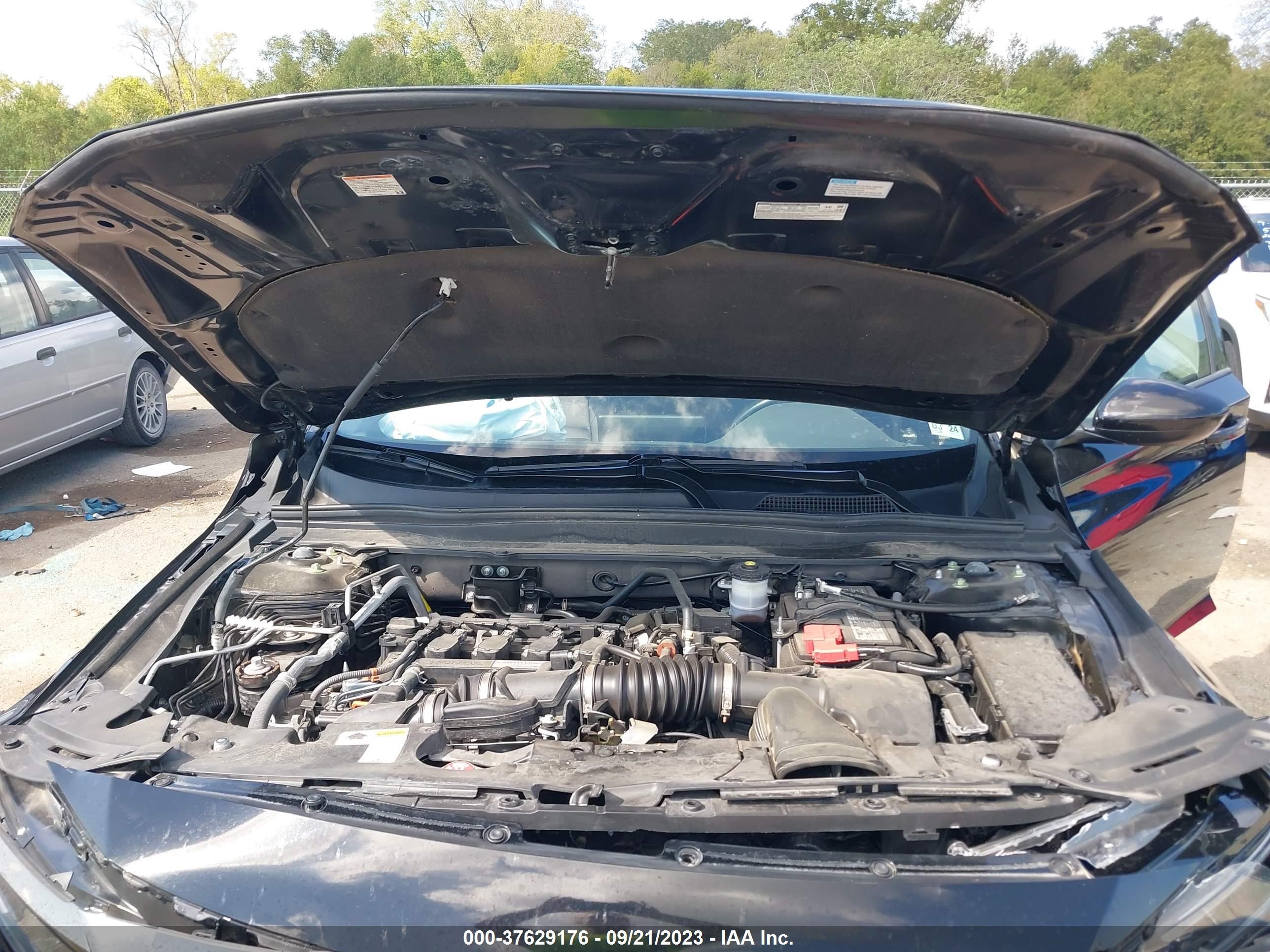 Photo 9 VIN: 1HGCV1F3XLA137825 - HONDA ACCORD 