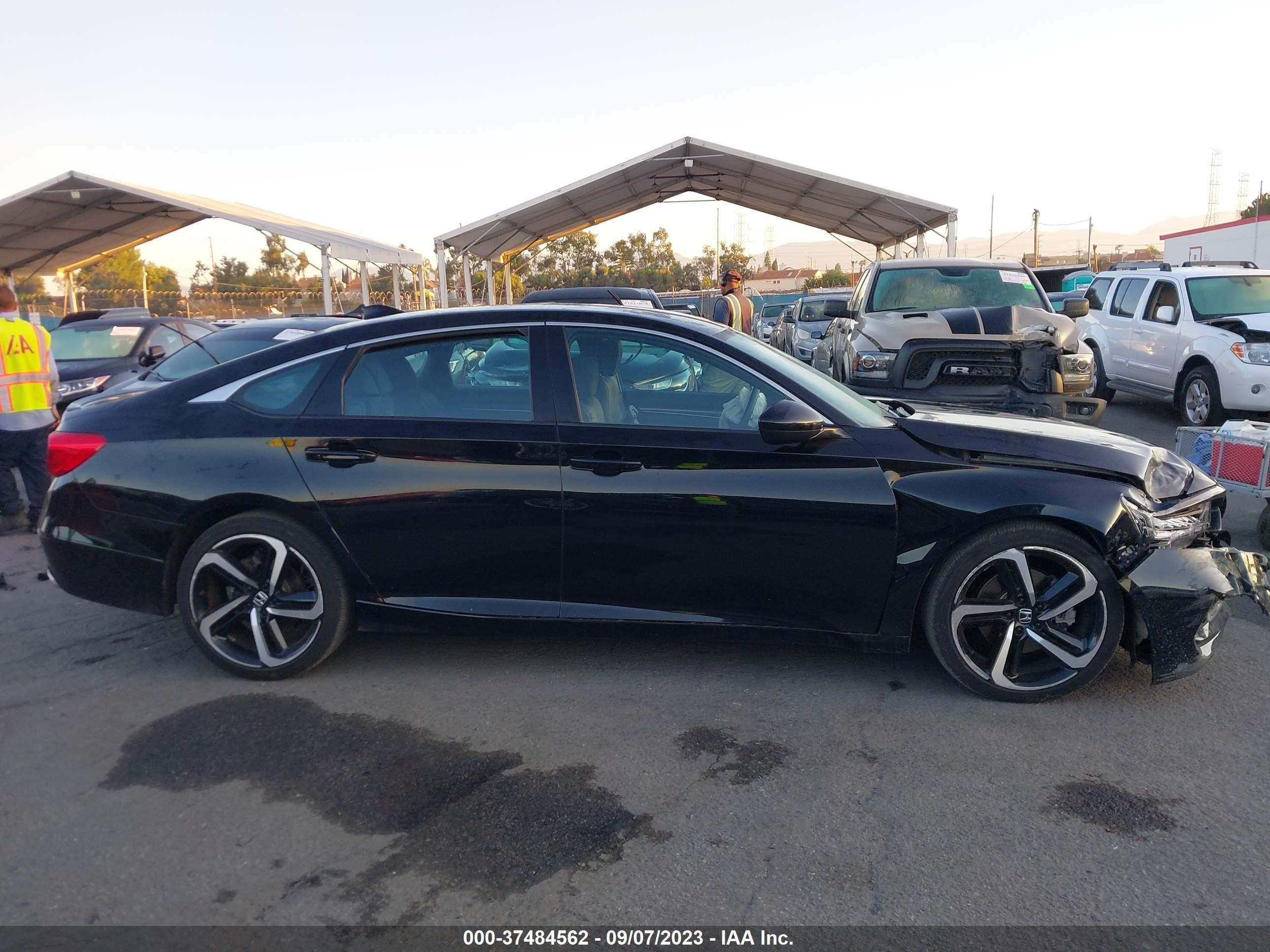 Photo 12 VIN: 1HGCV1F3XLA155712 - HONDA ACCORD 