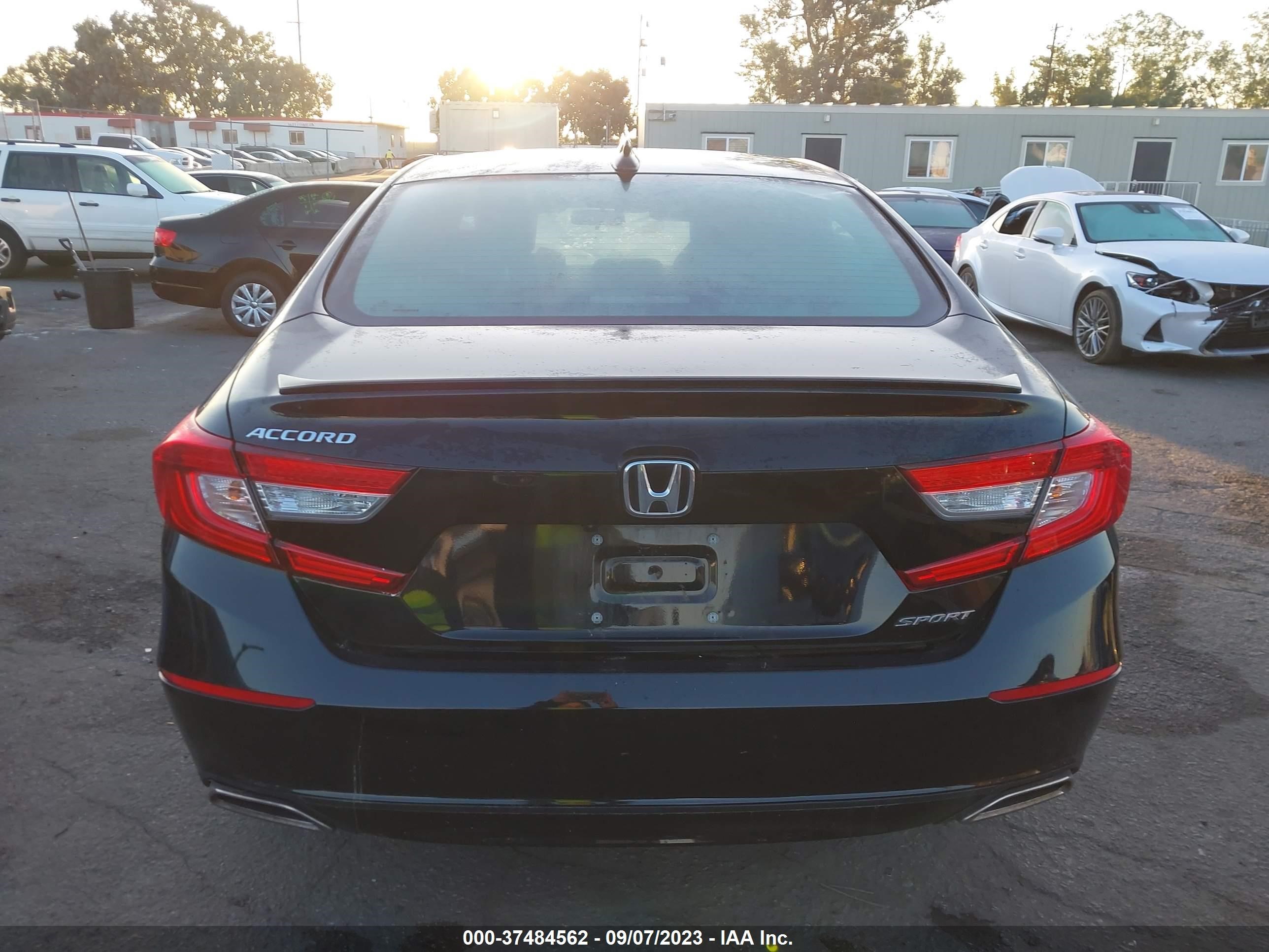 Photo 15 VIN: 1HGCV1F3XLA155712 - HONDA ACCORD 