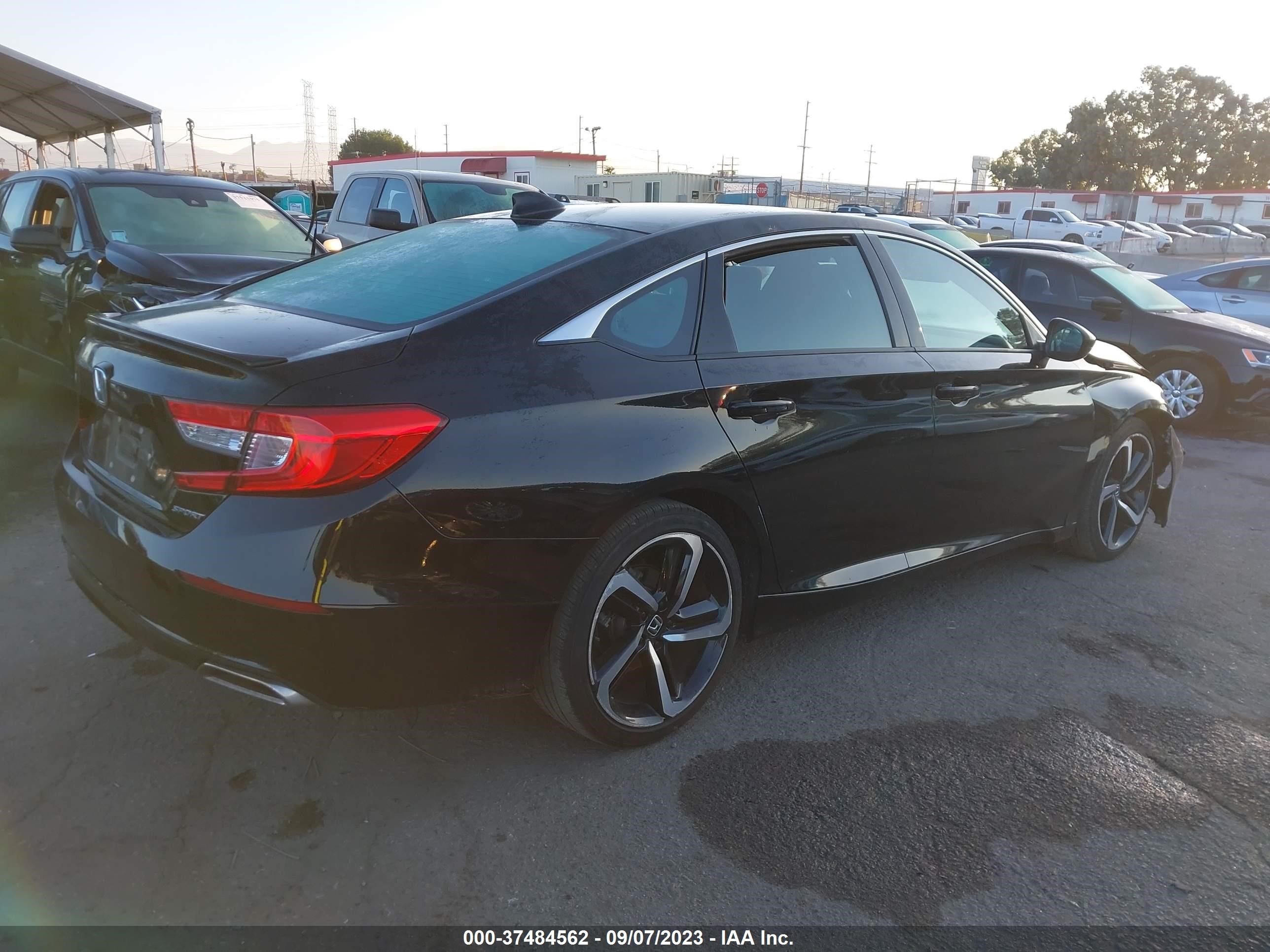 Photo 3 VIN: 1HGCV1F3XLA155712 - HONDA ACCORD 