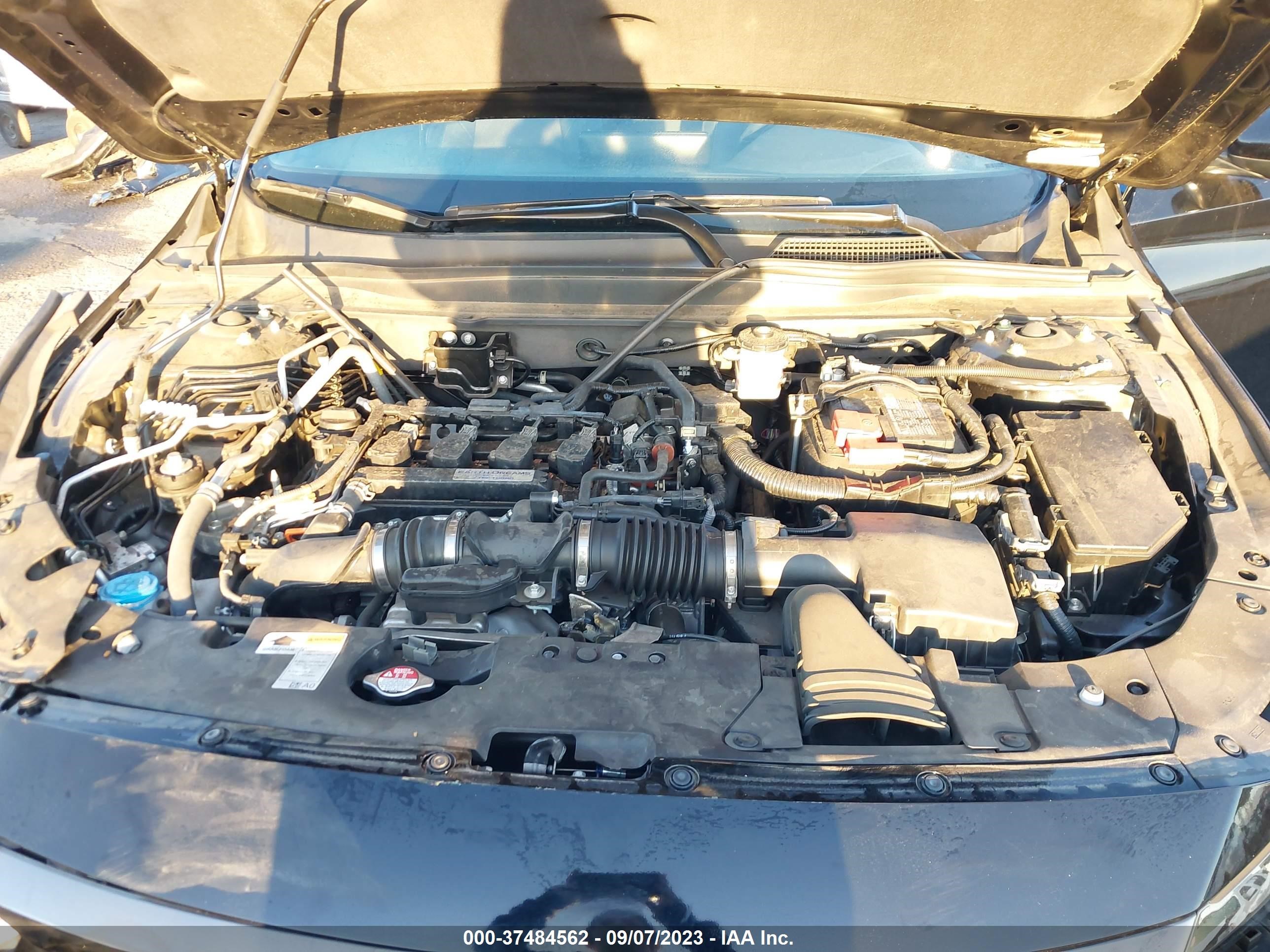 Photo 9 VIN: 1HGCV1F3XLA155712 - HONDA ACCORD 