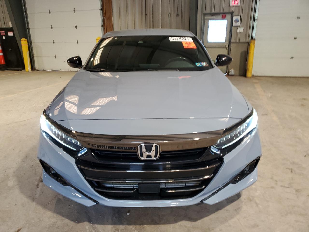 Photo 4 VIN: 1HGCV1F3XMA114000 - HONDA ACCORD 