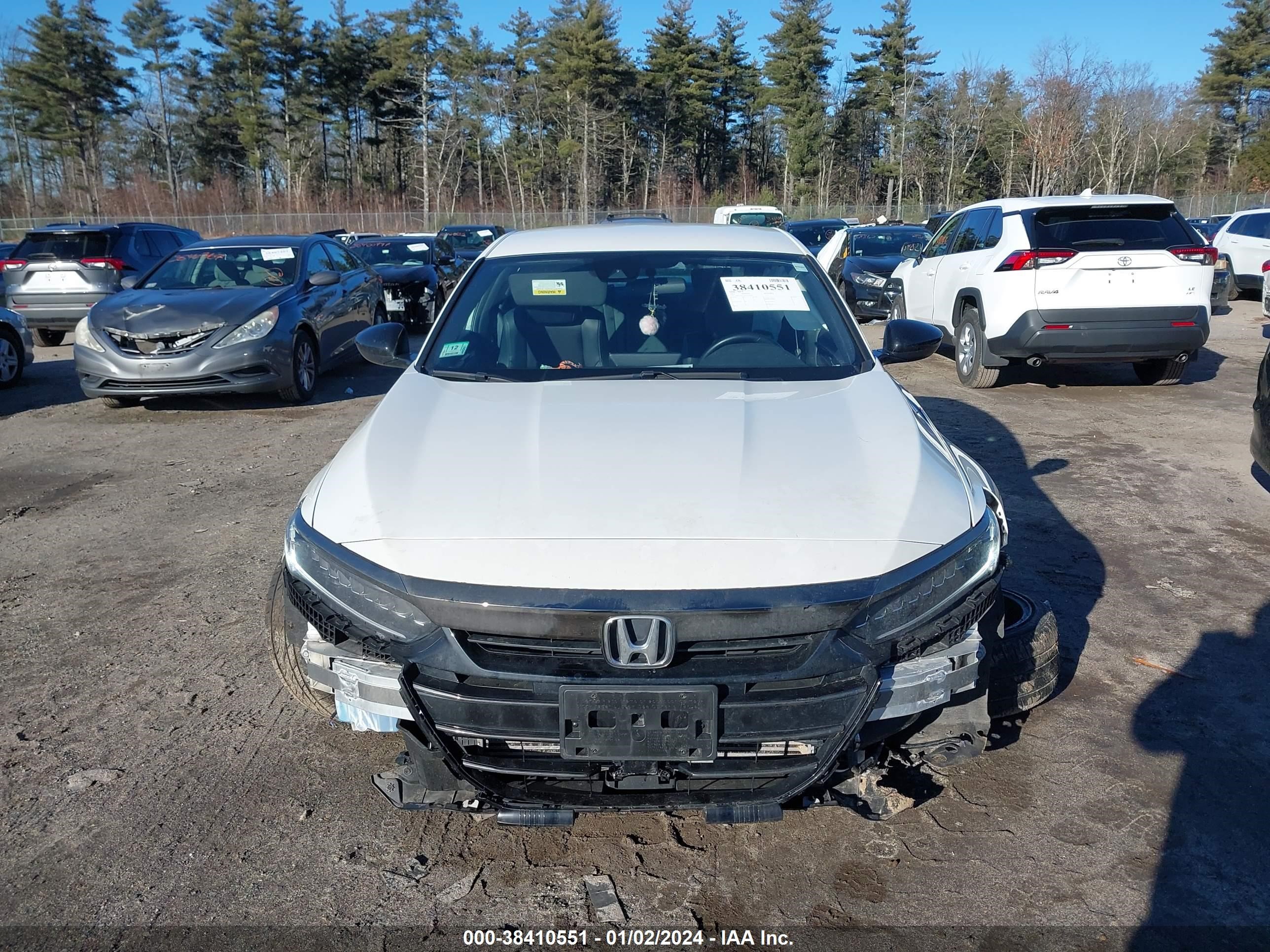 Photo 11 VIN: 1HGCV1F3XNA110000 - HONDA ACCORD 