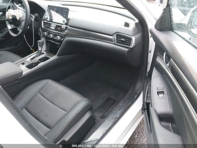 Photo 4 VIN: 1HGCV1F3XNA124012 - HONDA ACCORD 