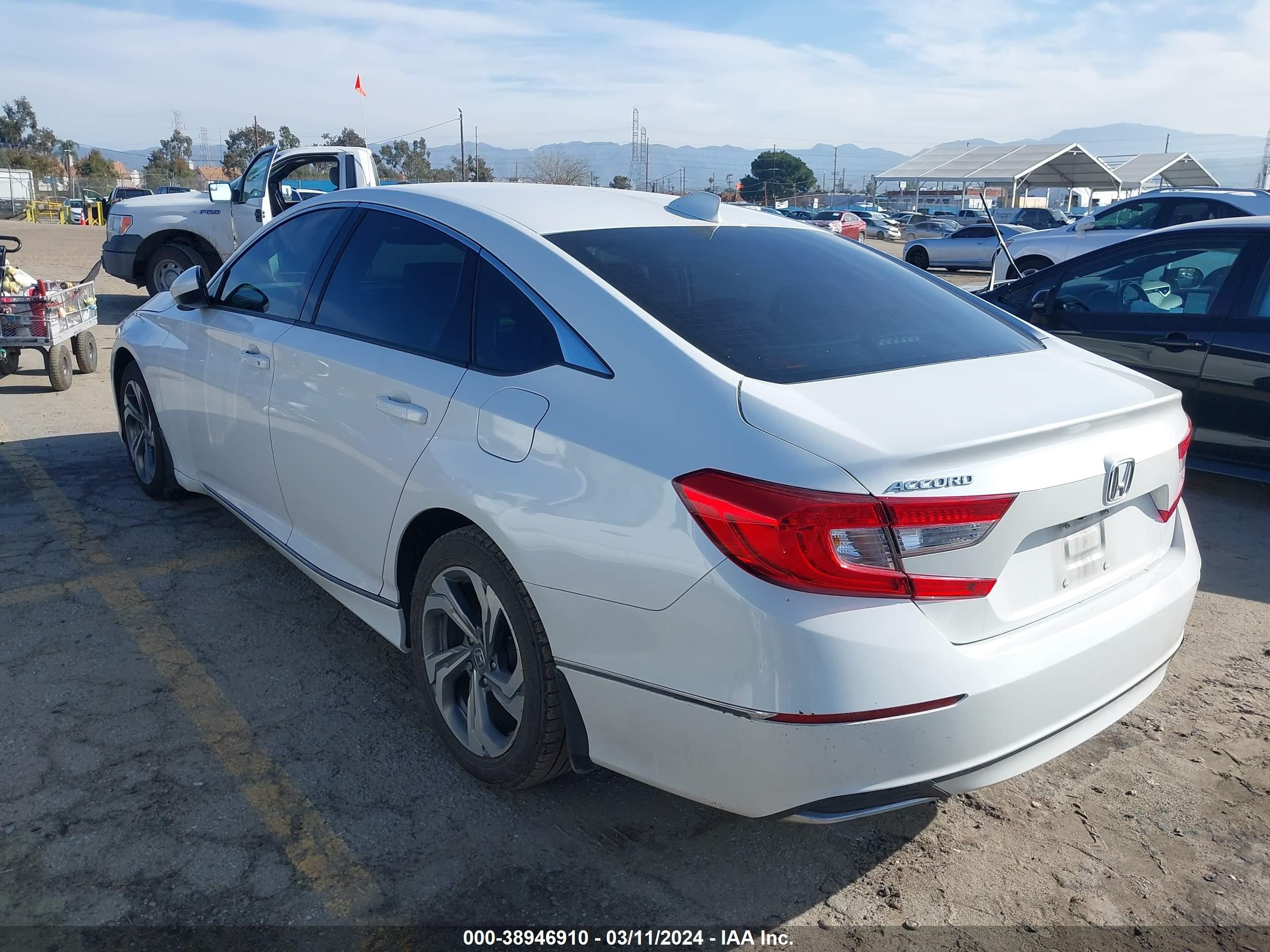 Photo 2 VIN: 1HGCV1F41JA071784 - HONDA ACCORD 