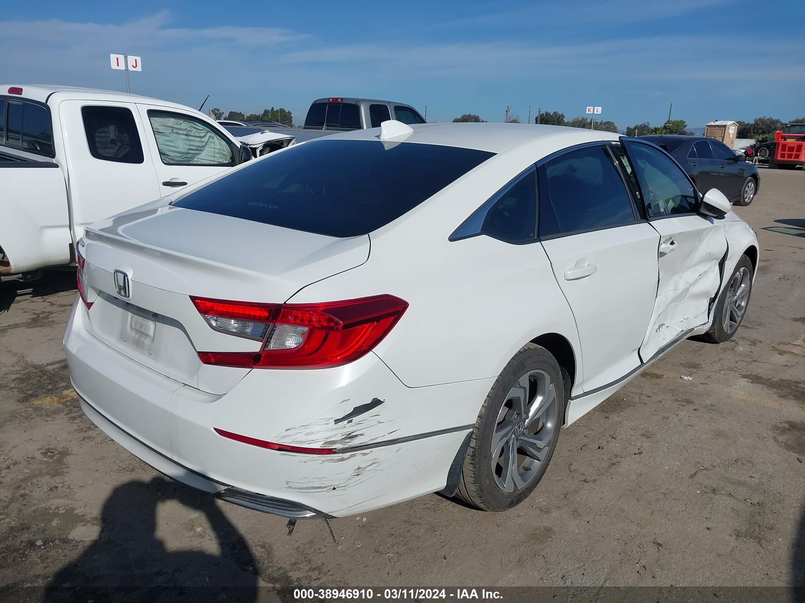 Photo 3 VIN: 1HGCV1F41JA071784 - HONDA ACCORD 