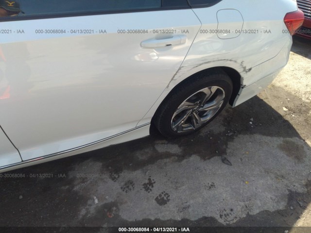 Photo 5 VIN: 1HGCV1F41JA205581 - HONDA ACCORD SEDAN 