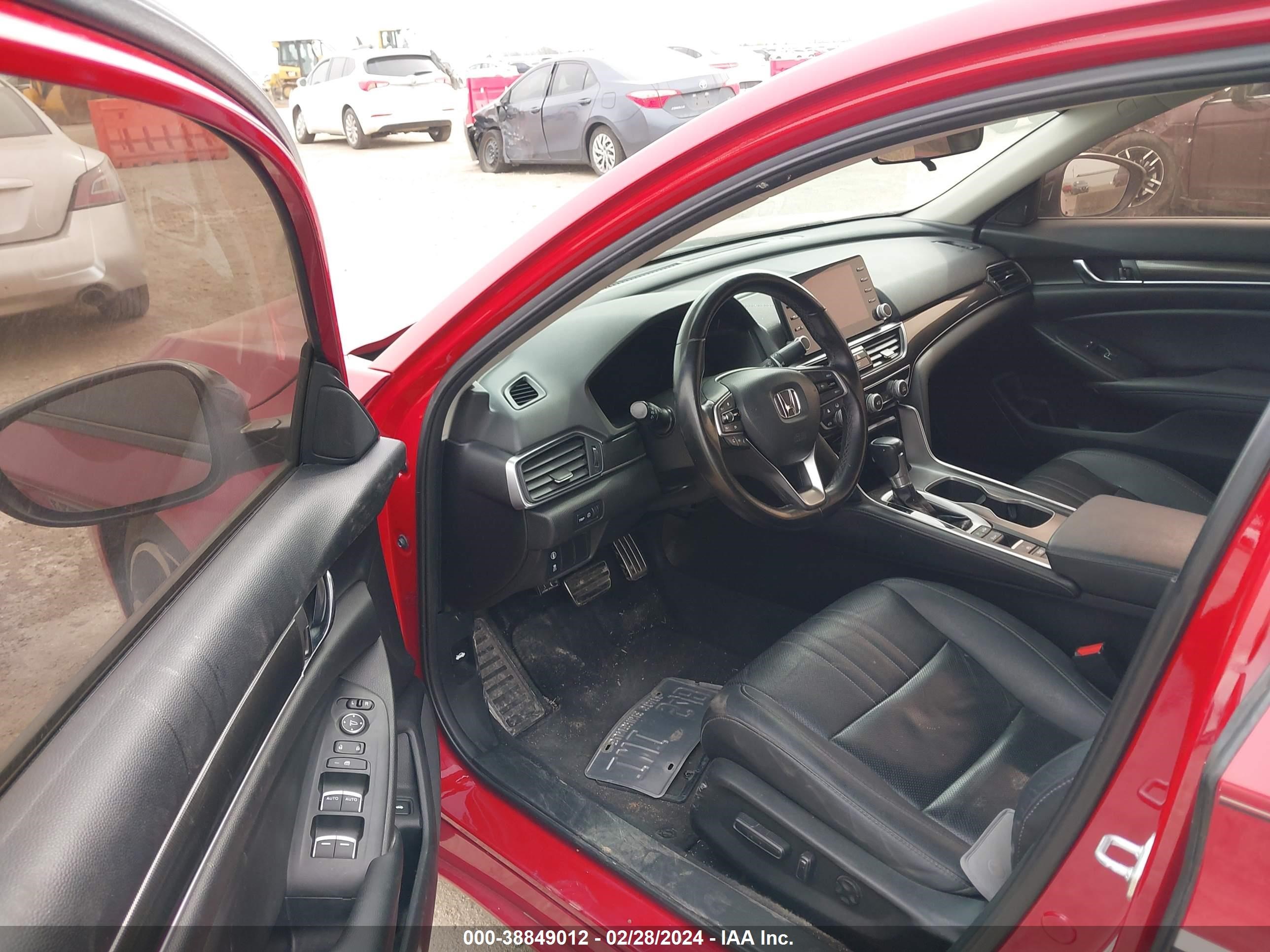 Photo 4 VIN: 1HGCV1F42MA022906 - HONDA ACCORD 