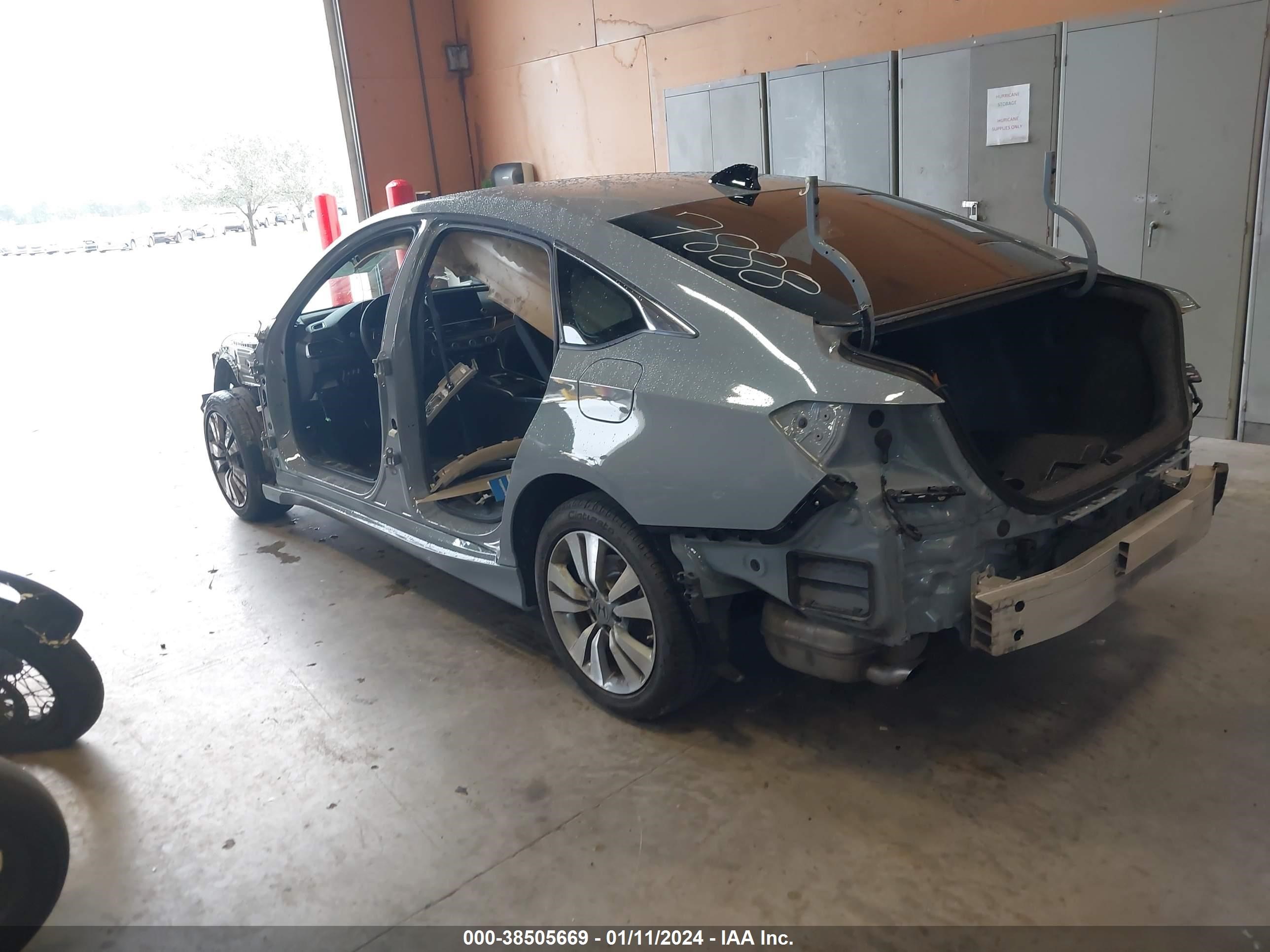 Photo 2 VIN: 1HGCV1F43MA057888 - HONDA ACCORD 