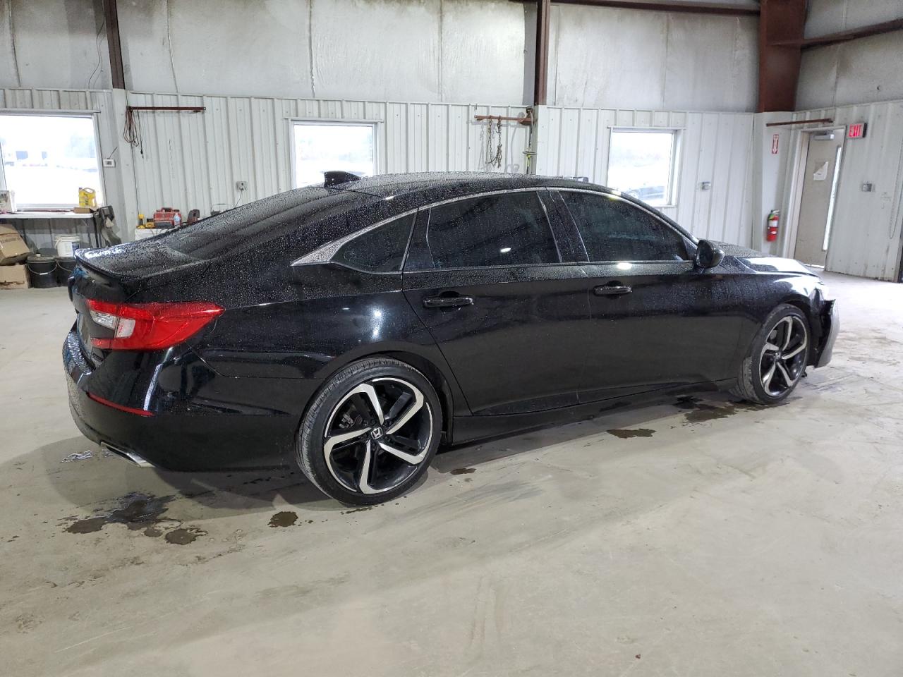 Photo 2 VIN: 1HGCV1F43NA015657 - HONDA ACCORD 