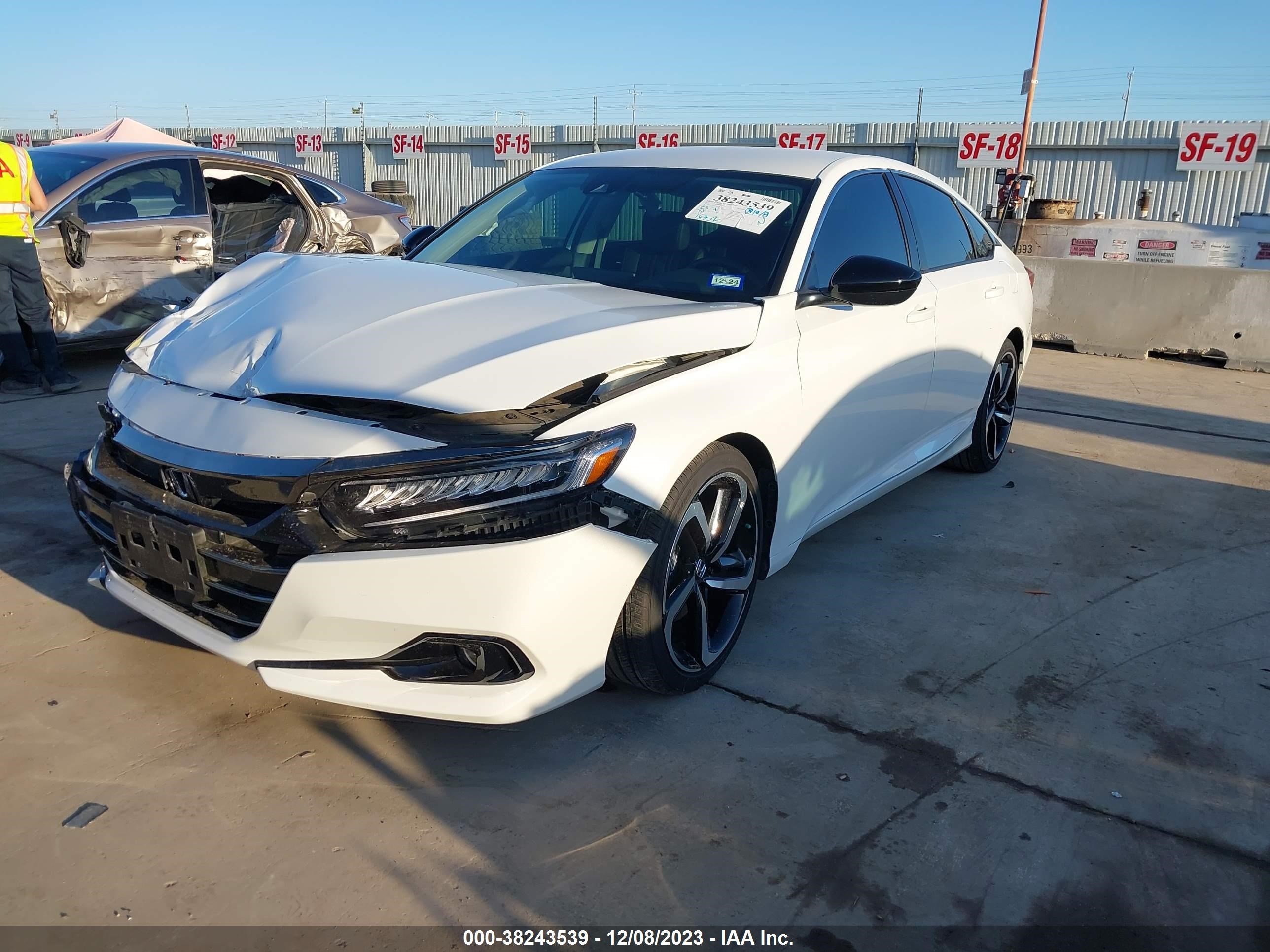 Photo 1 VIN: 1HGCV1F43NA105293 - HONDA ACCORD 