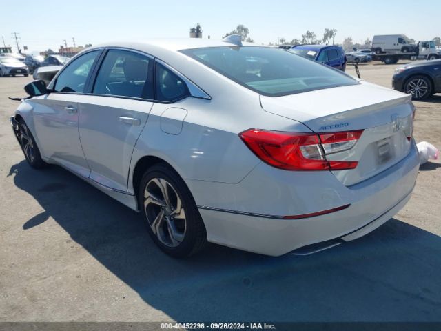 Photo 2 VIN: 1HGCV1F44JA098655 - HONDA ACCORD 