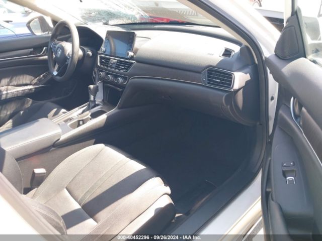 Photo 4 VIN: 1HGCV1F44JA098655 - HONDA ACCORD 