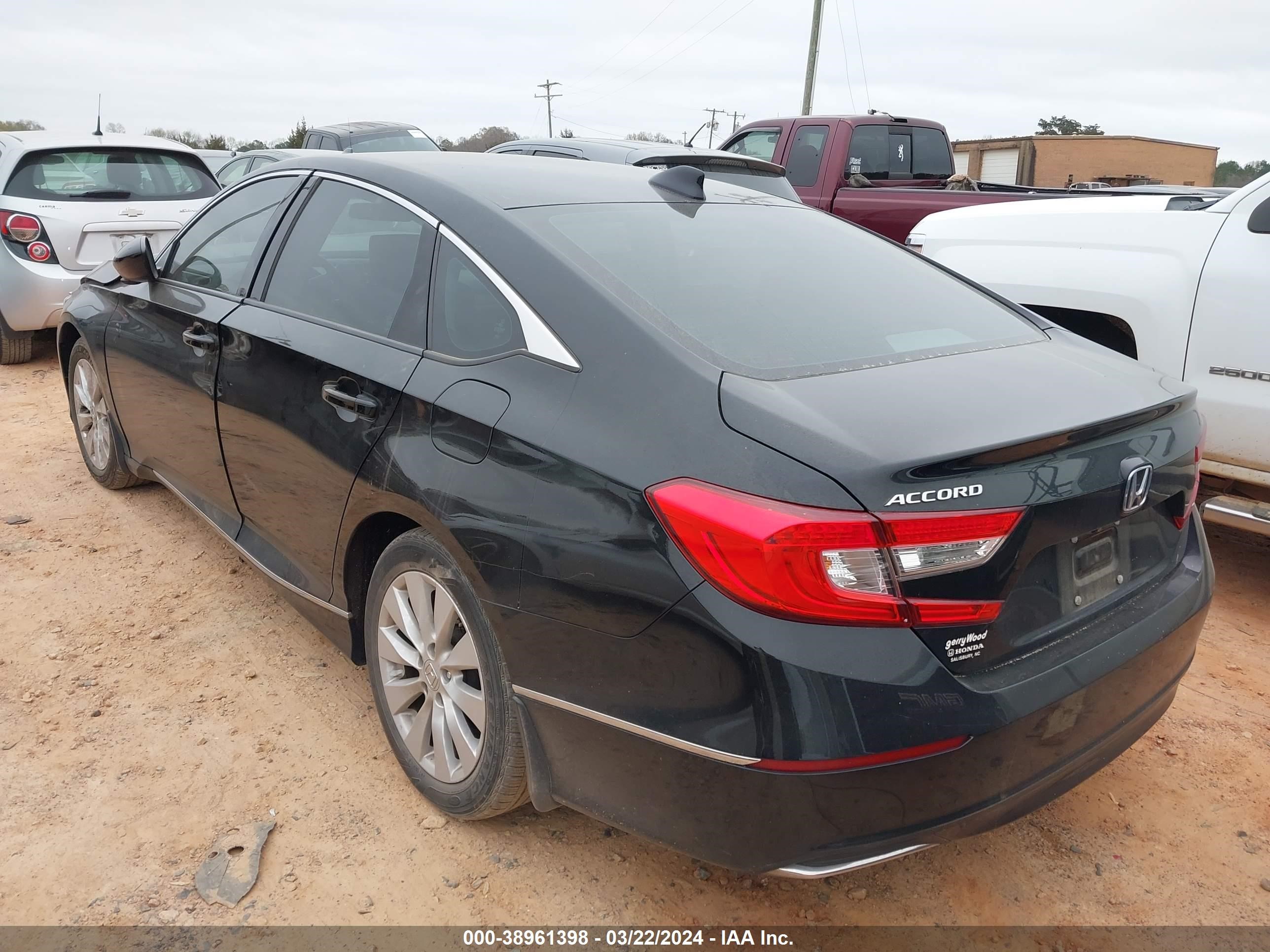 Photo 2 VIN: 1HGCV1F44JA157994 - HONDA ACCORD 