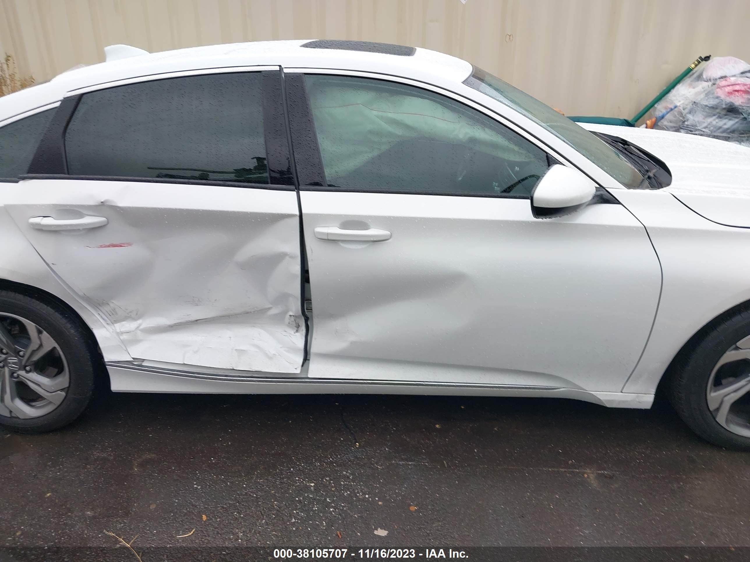 Photo 12 VIN: 1HGCV1F44JA171720 - HONDA ACCORD 