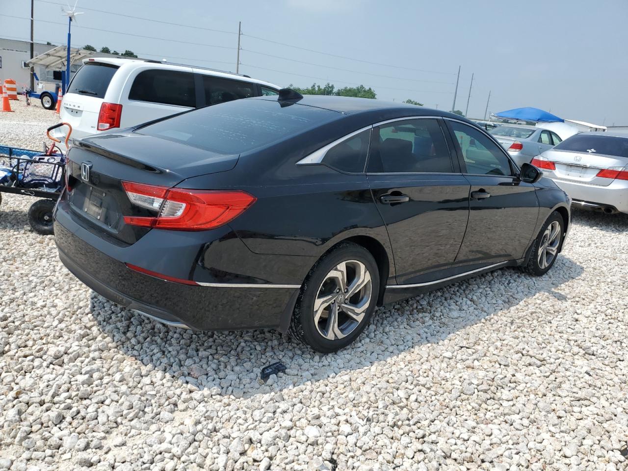 Photo 2 VIN: 1HGCV1F44JA224075 - HONDA ACCORD 