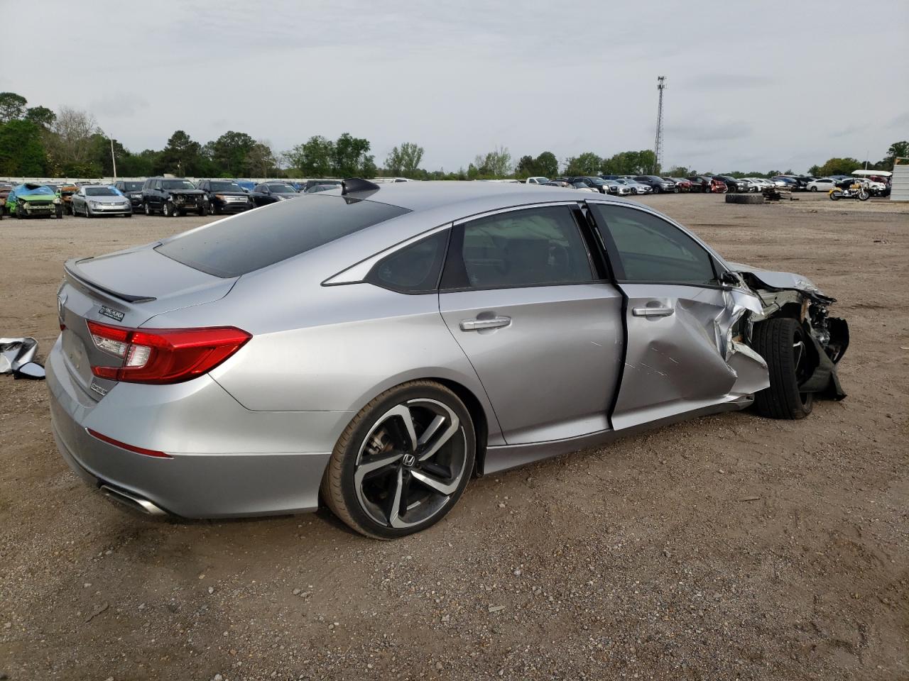 Photo 2 VIN: 1HGCV1F44MA088499 - HONDA ACCORD 