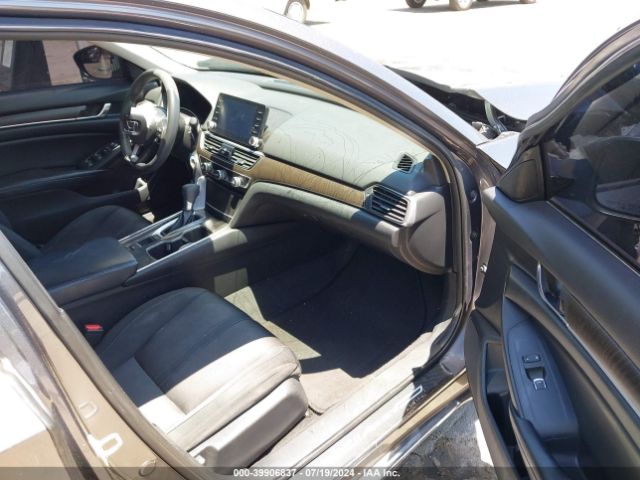 Photo 4 VIN: 1HGCV1F45JA057421 - HONDA ACCORD 