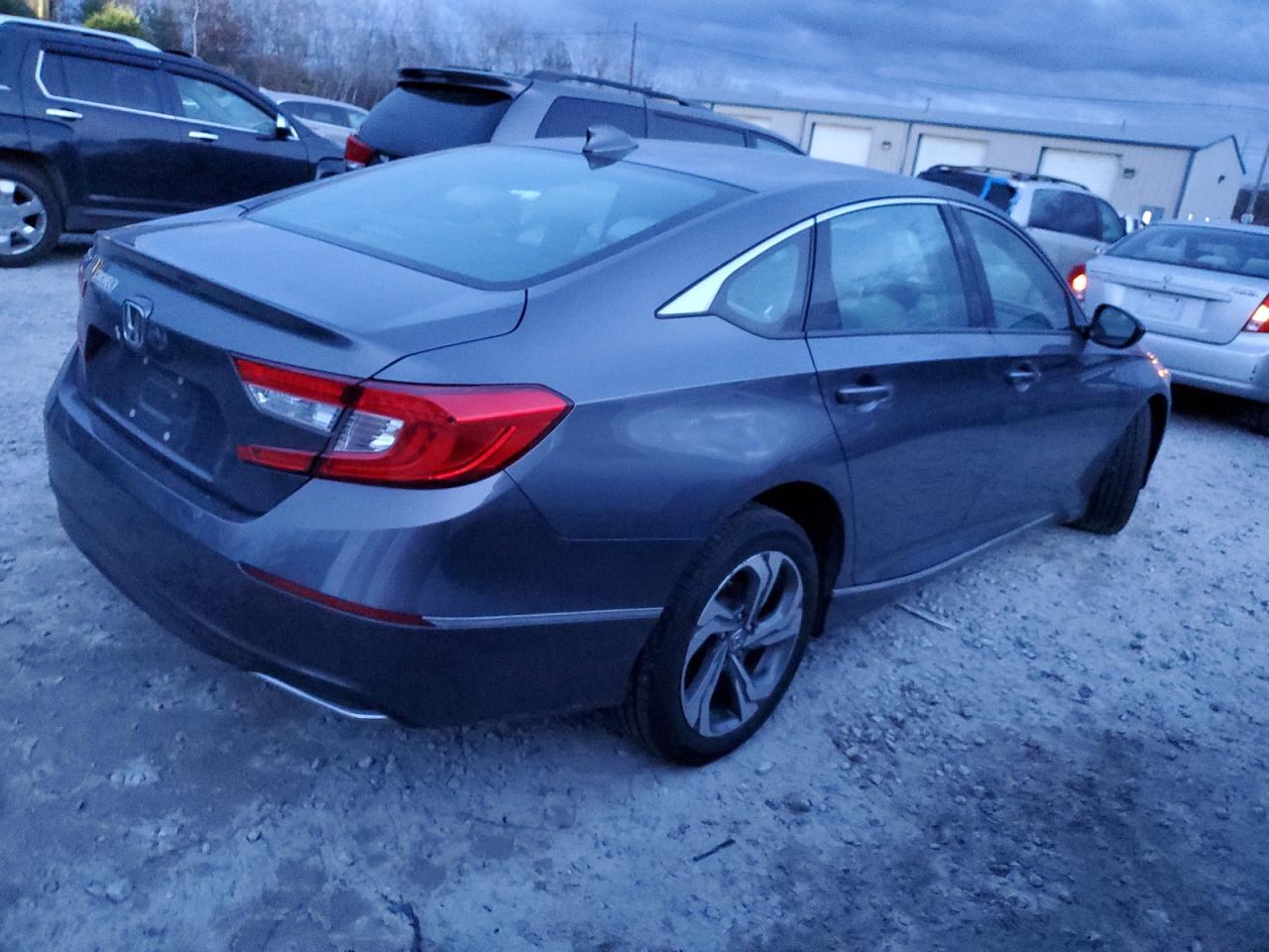 Photo 2 VIN: 1HGCV1F45KA132653 - HONDA ACCORD 