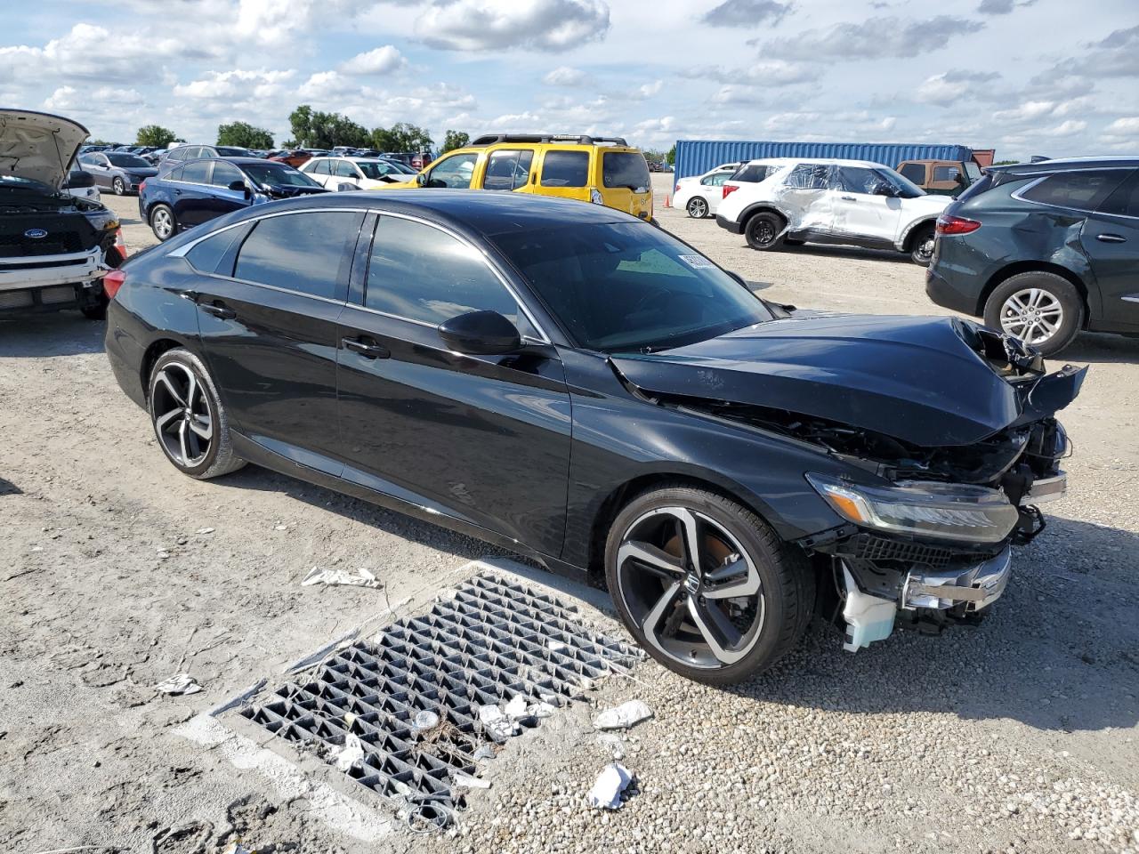 Photo 3 VIN: 1HGCV1F45MA057293 - HONDA ACCORD 