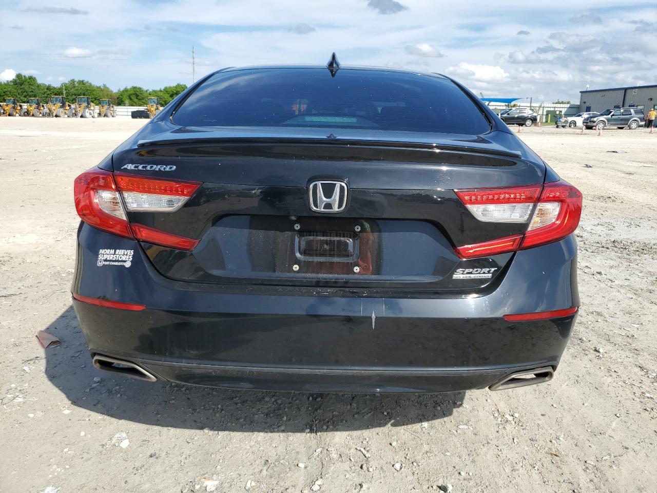 Photo 5 VIN: 1HGCV1F45MA057293 - HONDA ACCORD 