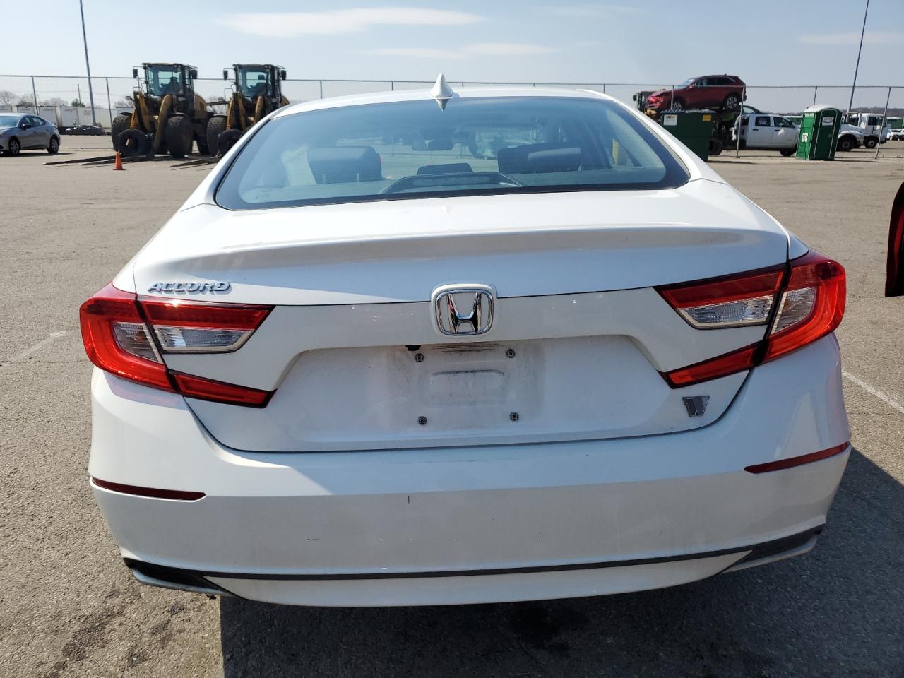 Photo 5 VIN: 1HGCV1F46JA109672 - HONDA ACCORD 