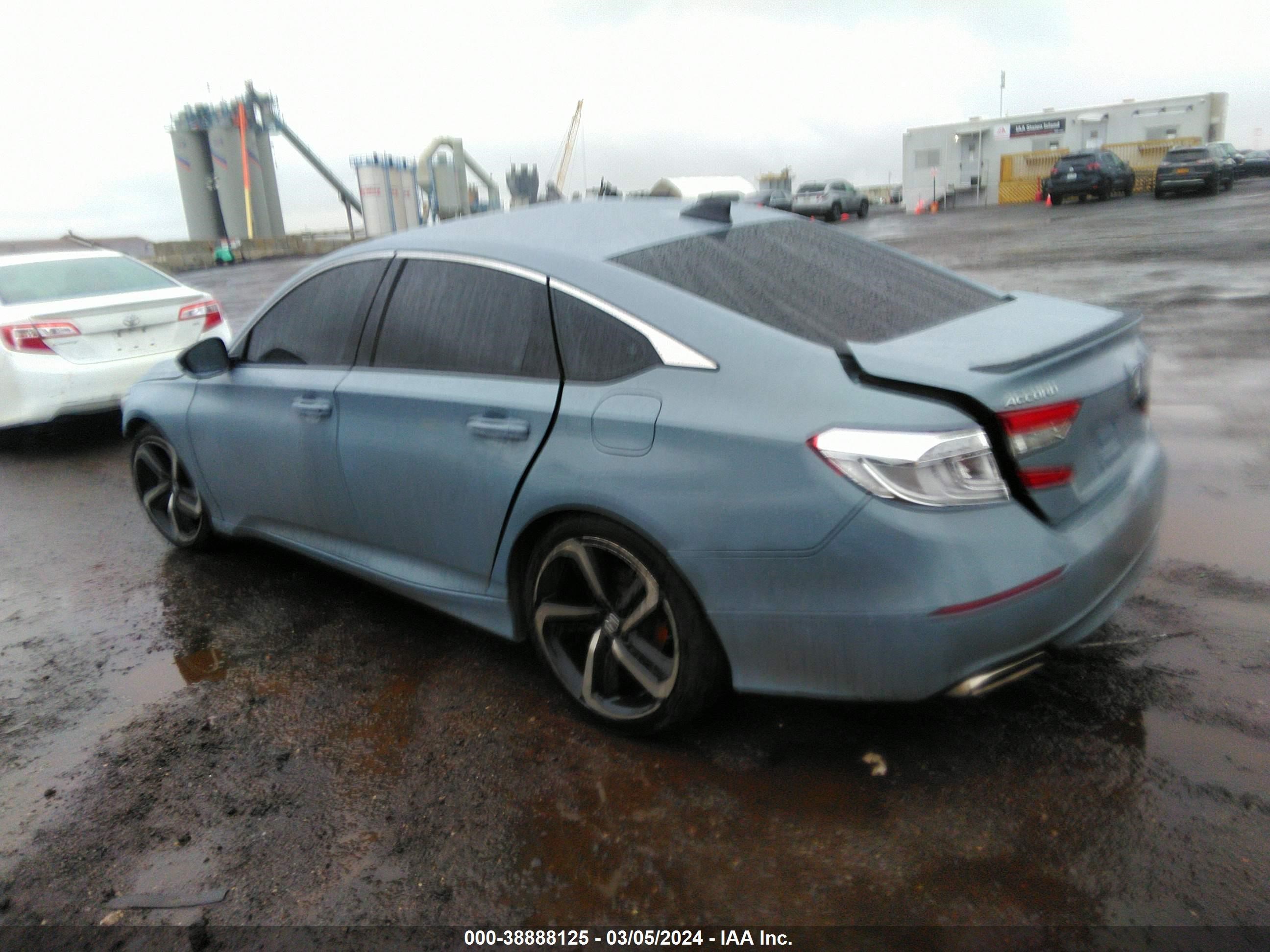 Photo 2 VIN: 1HGCV1F46MA113368 - HONDA ACCORD 