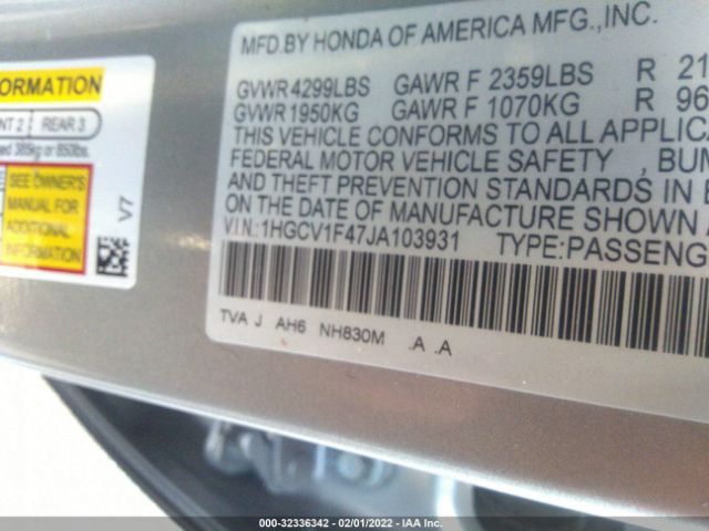 Photo 8 VIN: 1HGCV1F47JA103931 - HONDA ACCORD SEDAN 