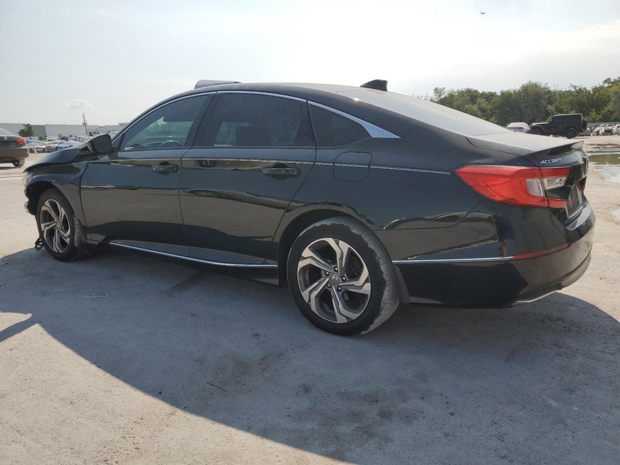 Photo 1 VIN: 1HGCV1F47JA143815 - HONDA ACCORD 