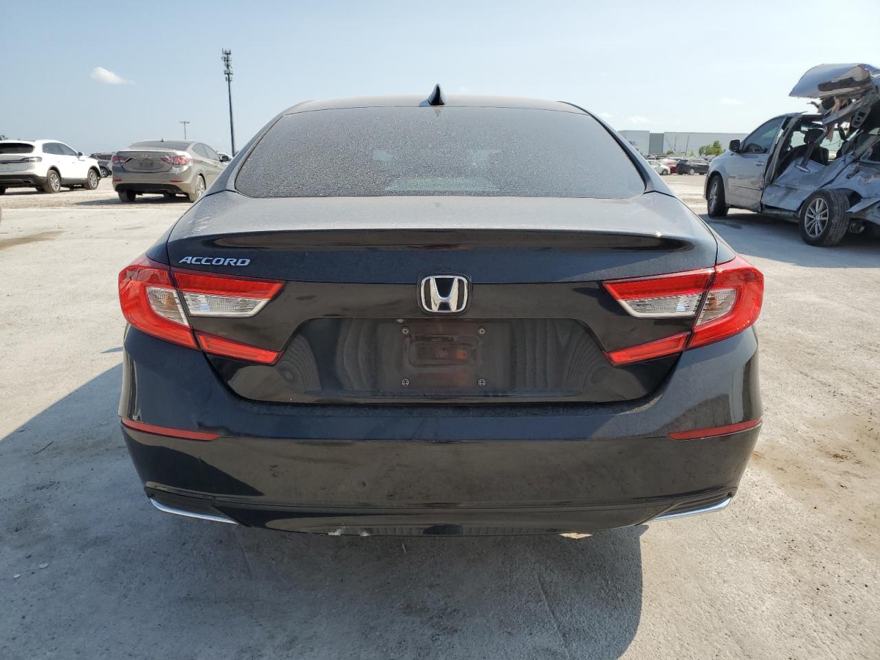 Photo 5 VIN: 1HGCV1F47JA143815 - HONDA ACCORD 