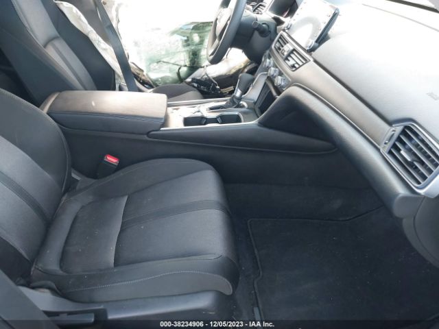 Photo 4 VIN: 1HGCV1F47JA206802 - HONDA ACCORD 