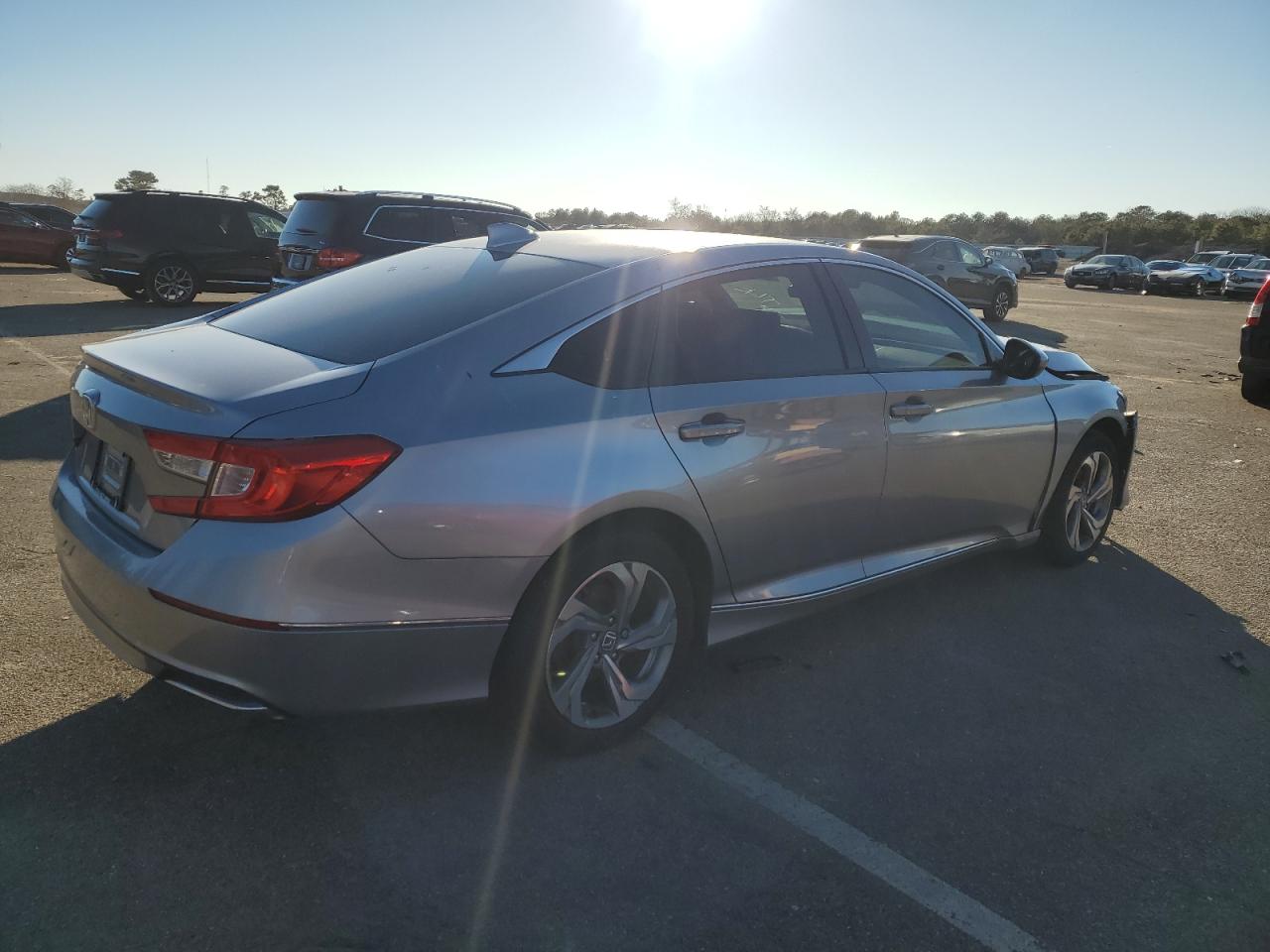 Photo 2 VIN: 1HGCV1F47LA122501 - HONDA ACCORD 