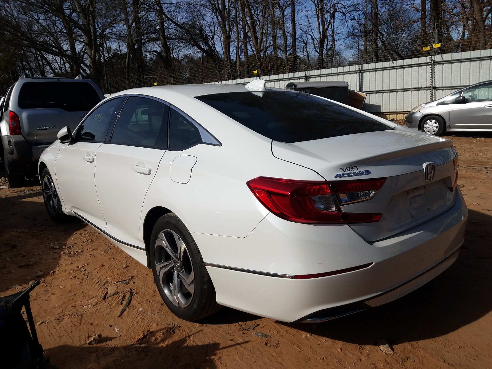 Photo 2 VIN: 1HGCV1F48JA028351 - HONDA ACCORD 