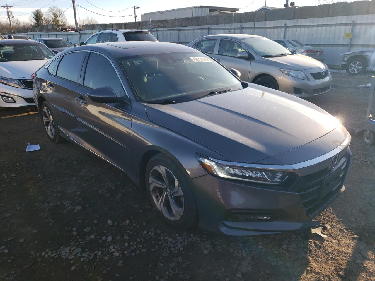 Photo 3 VIN: 1HGCV1F48JA266247 - HONDA ACCORD 