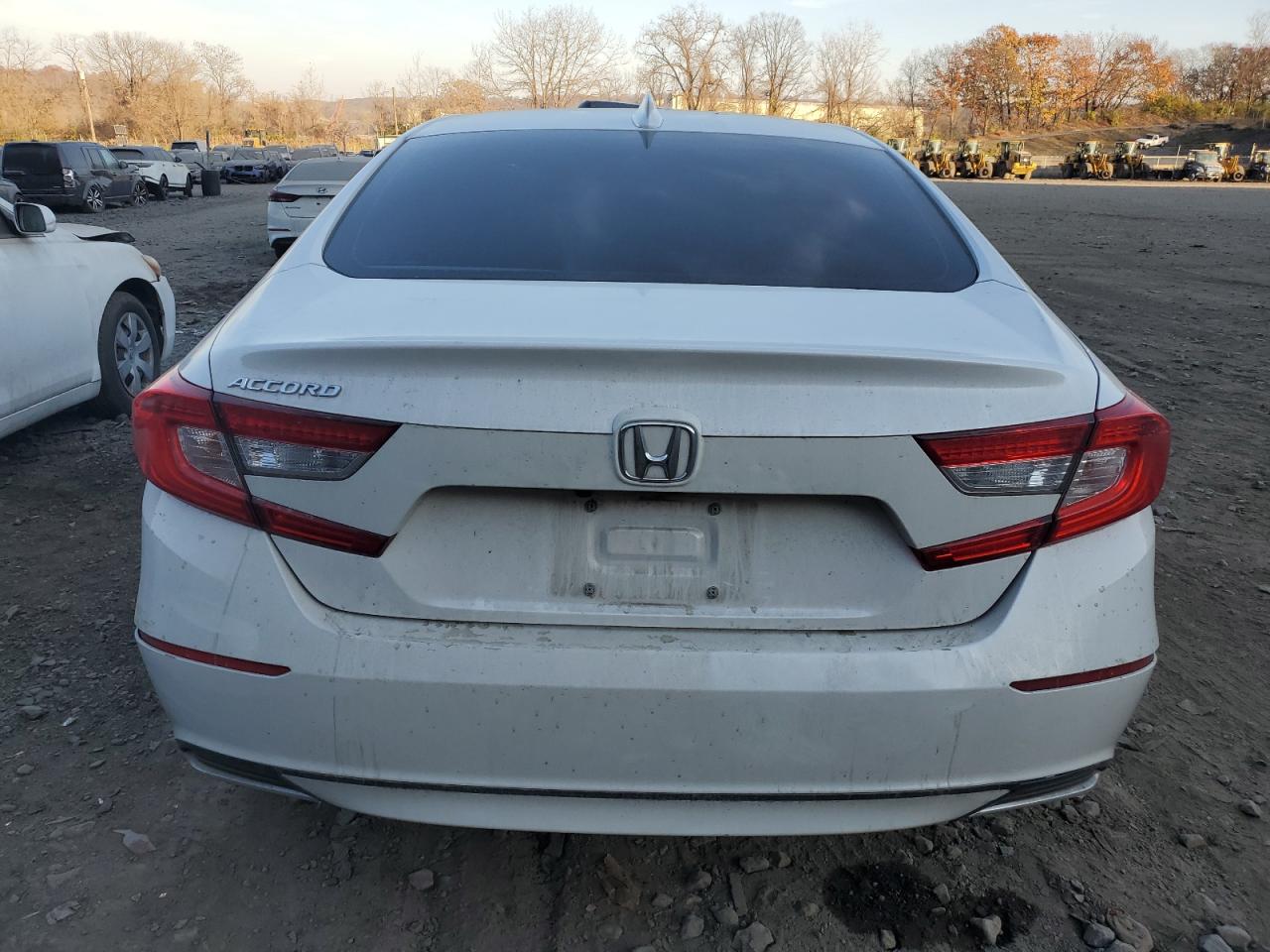 Photo 5 VIN: 1HGCV1F48KA138429 - HONDA ACCORD 