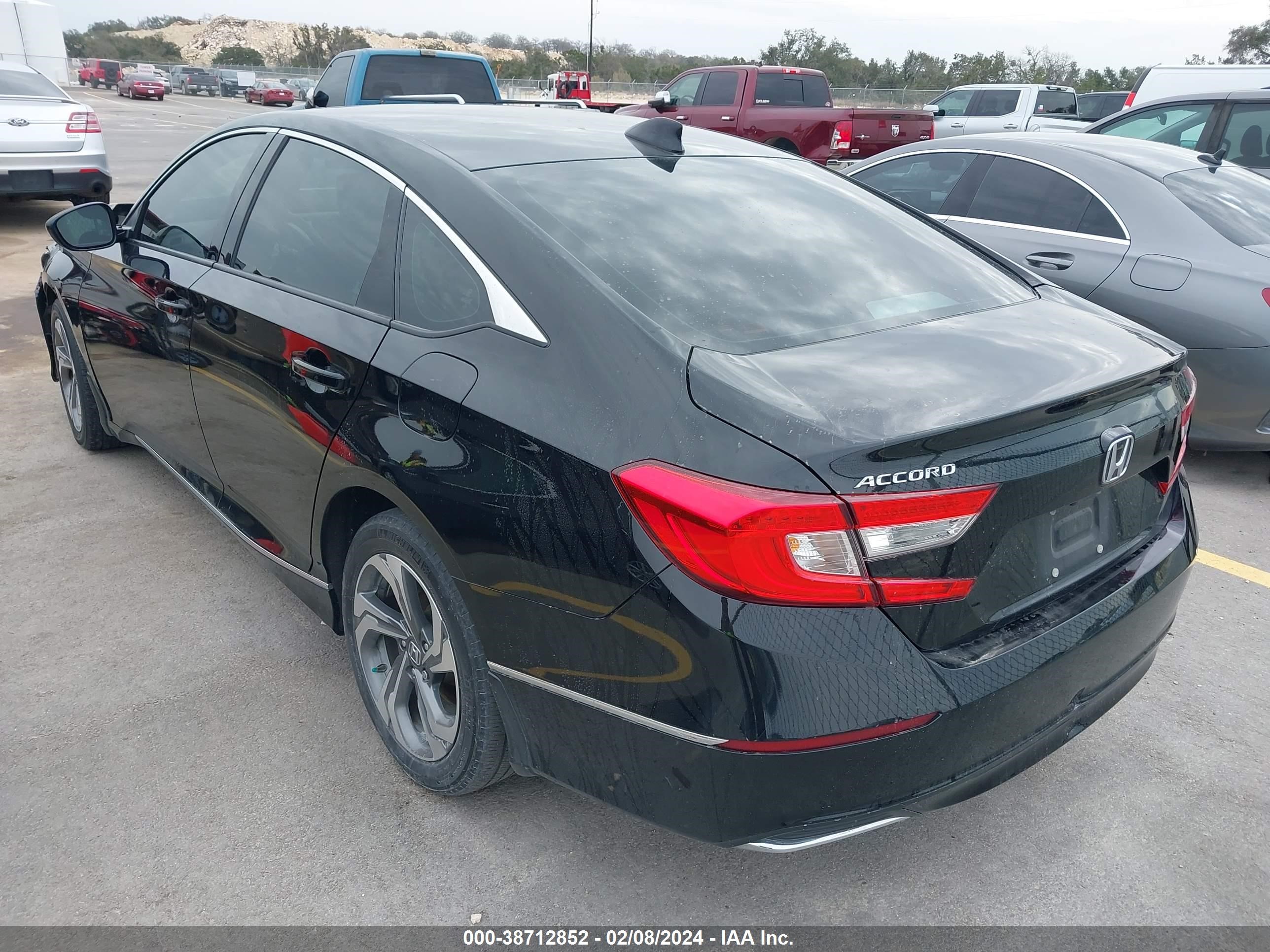 Photo 2 VIN: 1HGCV1F48LA138089 - HONDA ACCORD 