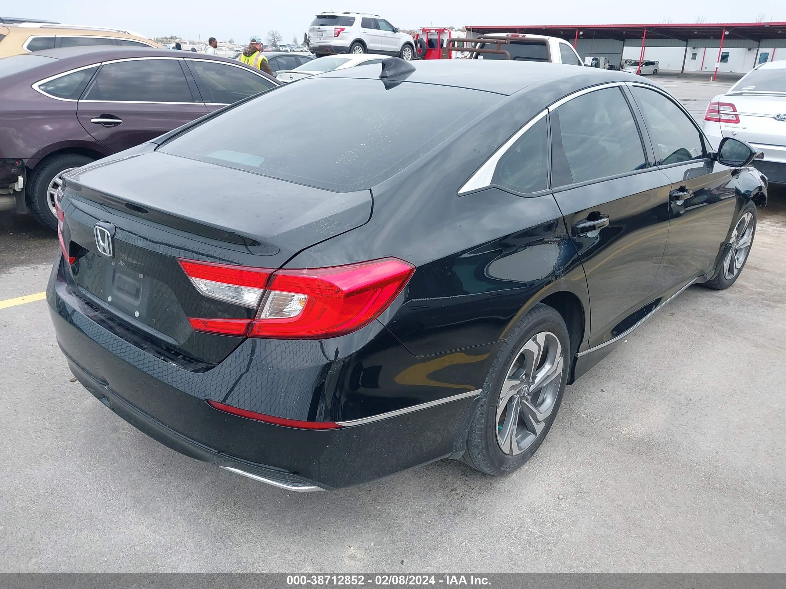 Photo 3 VIN: 1HGCV1F48LA138089 - HONDA ACCORD 