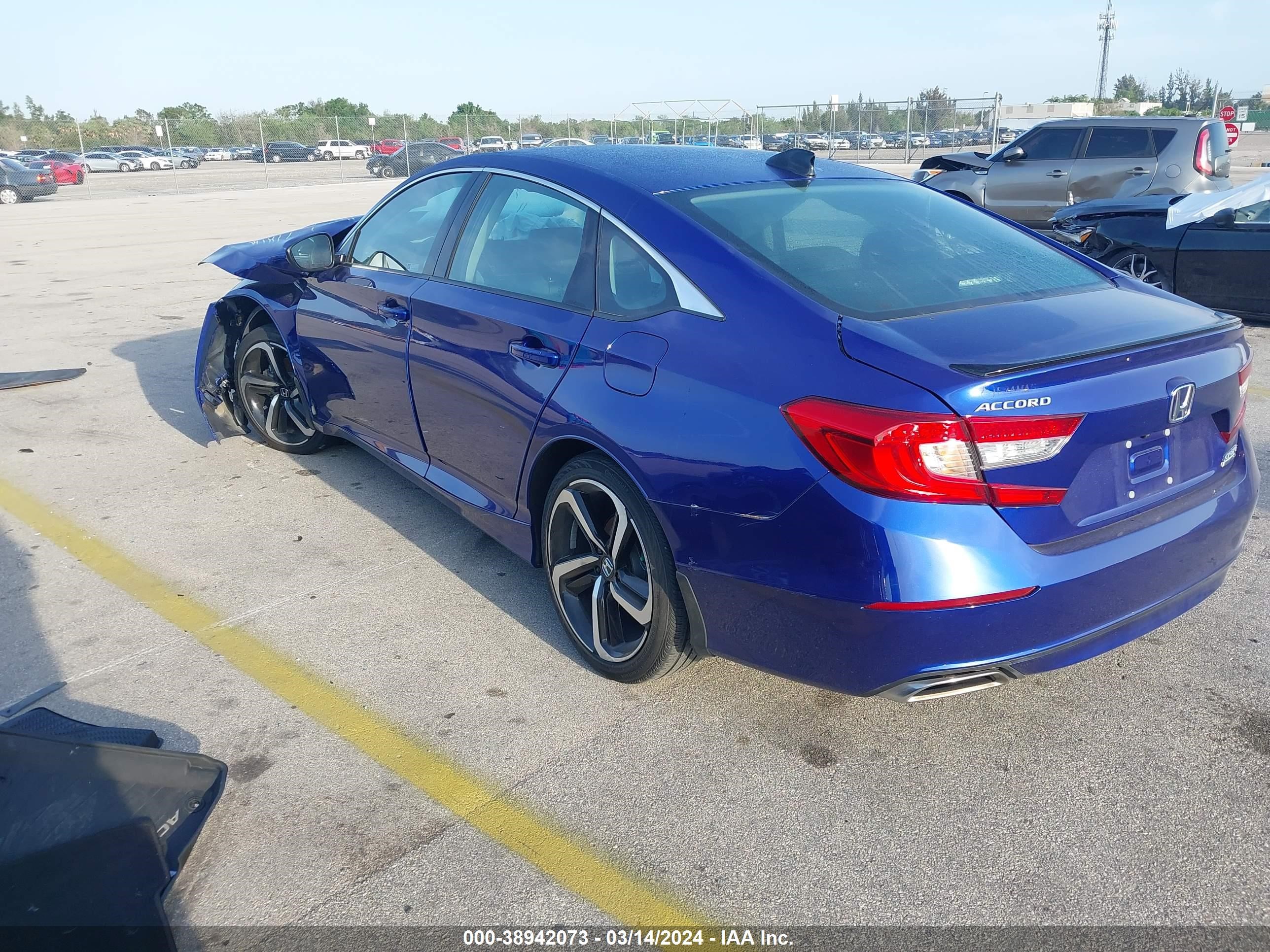 Photo 2 VIN: 1HGCV1F48NA094789 - HONDA ACCORD 